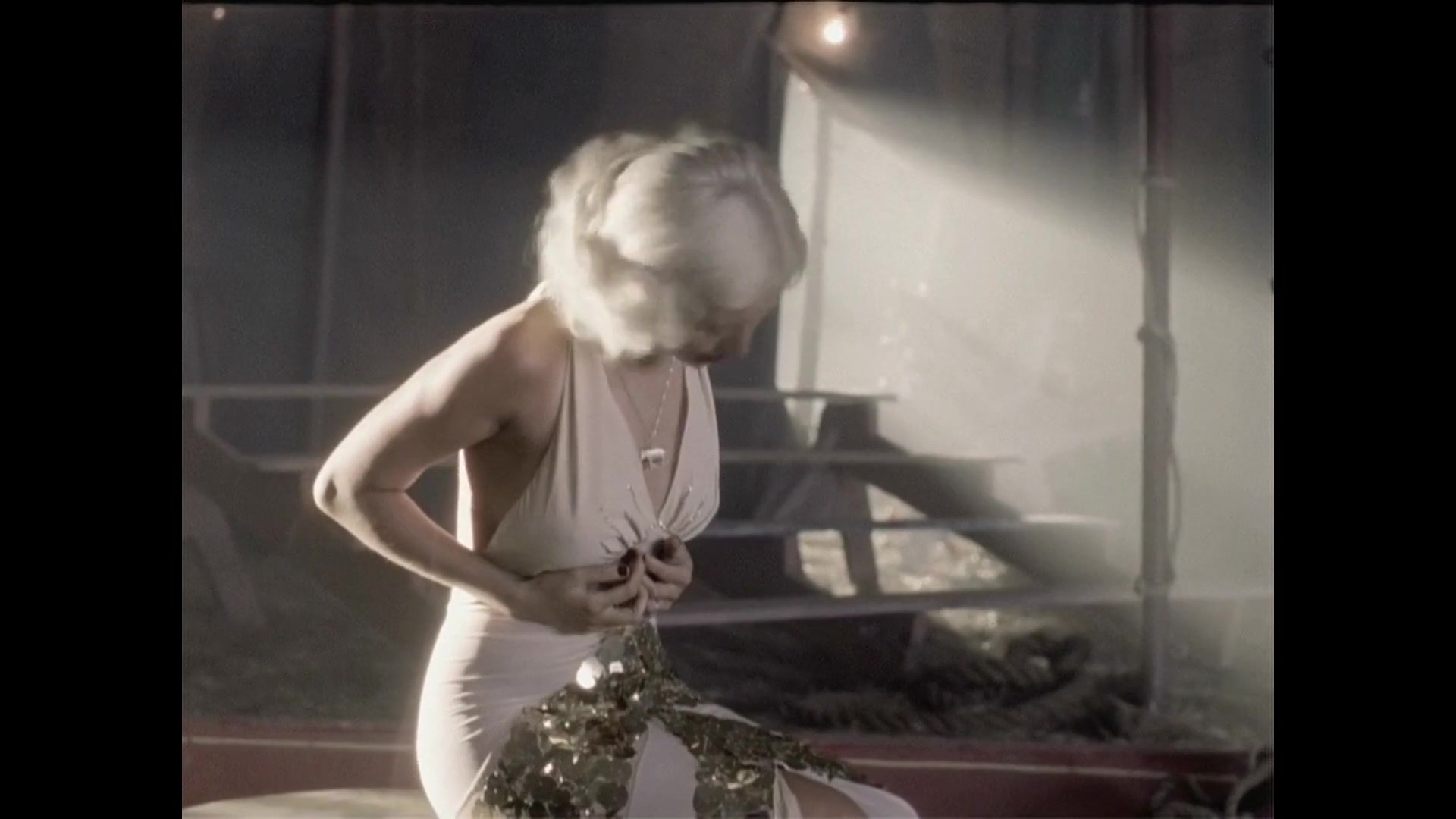 Christina_Aguilera_-_Hurt_HD_090.jpg Christina_Aguilera_-_Hurt_HD_090.jpg