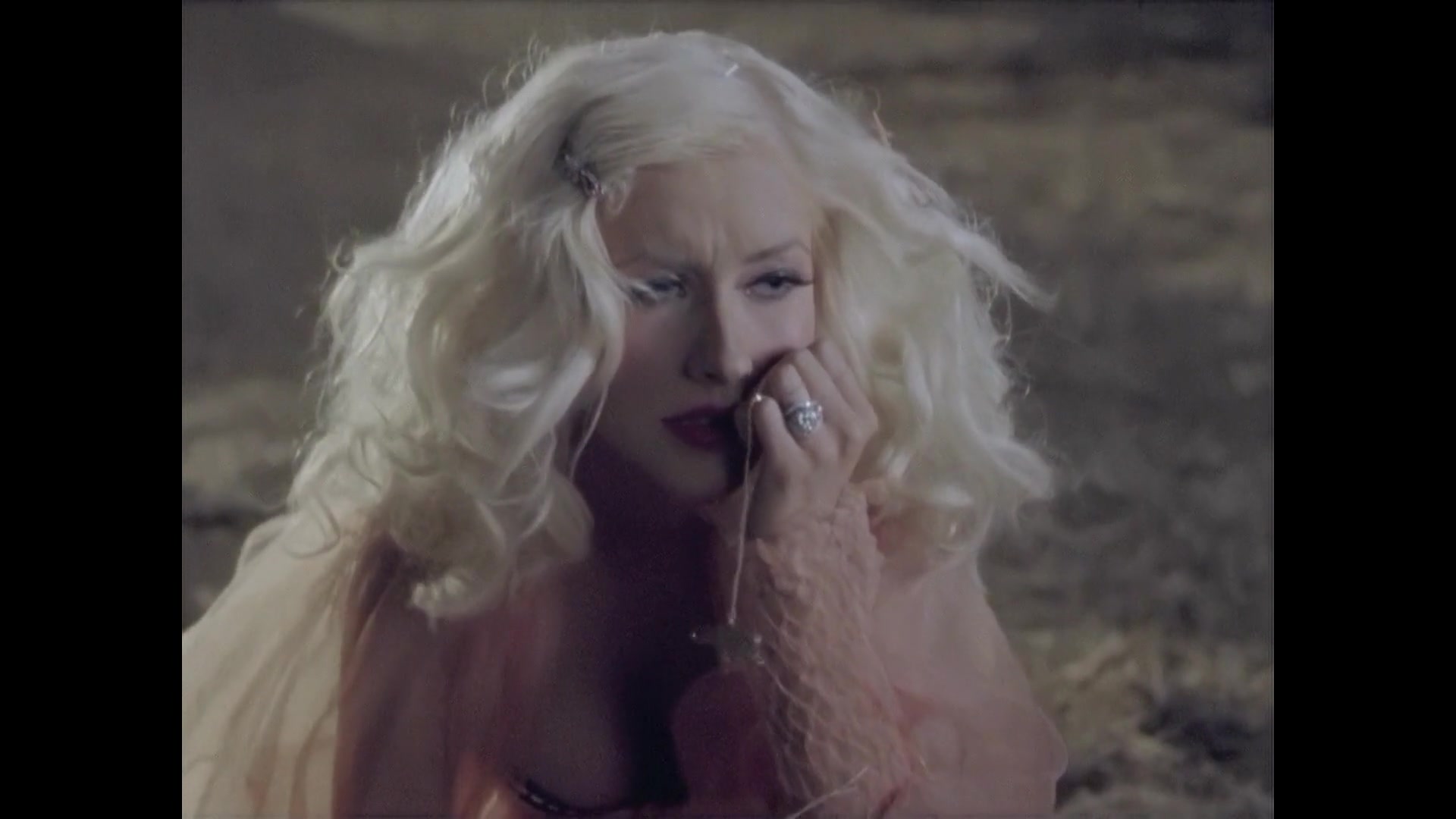 Christina_Aguilera_-_Hurt_HD_101.jpg