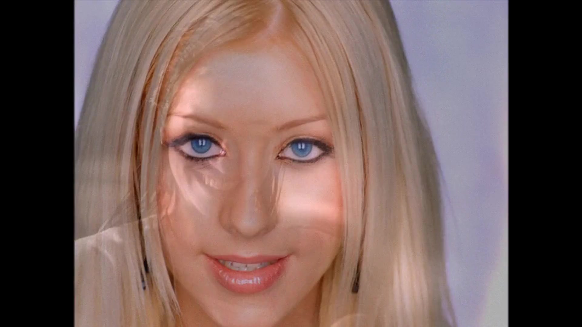 Christina_Aguilera_-_I_Turn_To_You_HD_131.jpg