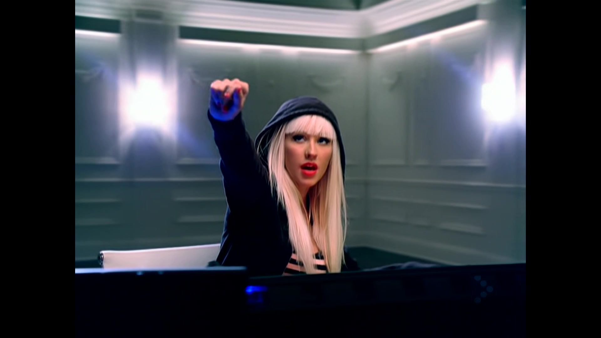 Christina_Aguilera_-_Keeps_Getting_Better_143.jpg Christina_Aguilera_-_Keeps_Getting_Better_143.jpg