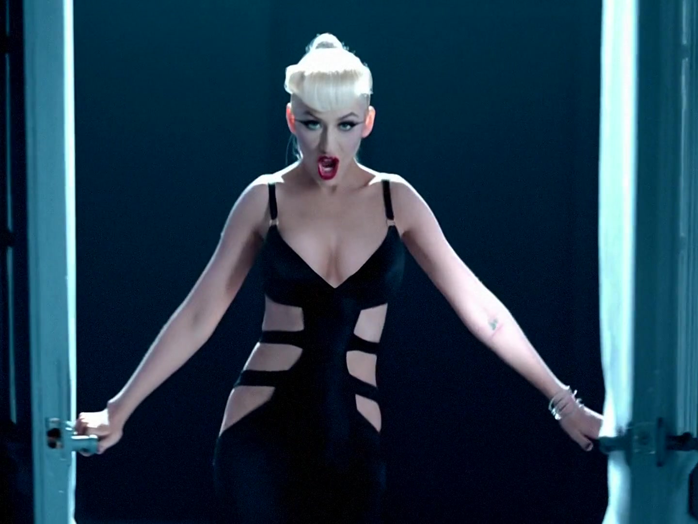 Christina_Aguilera_-_Not_MySelf_Tonight_HD_083.jpg Christina_Aguilera_-_Not_MySelf_Tonight_HD_083.jpg