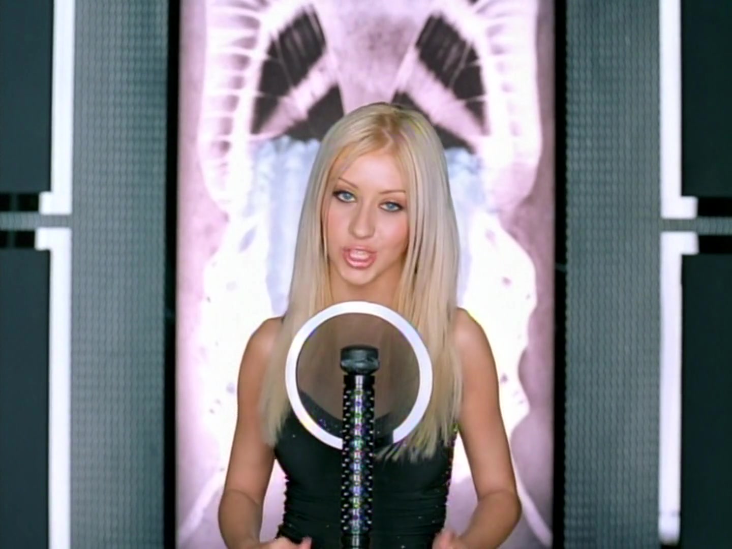 Christina_Aguilera_-_Por_Siempre_Tu_063.jpg Christina_Aguilera_-_Por_Siempre_Tu_063.jpg