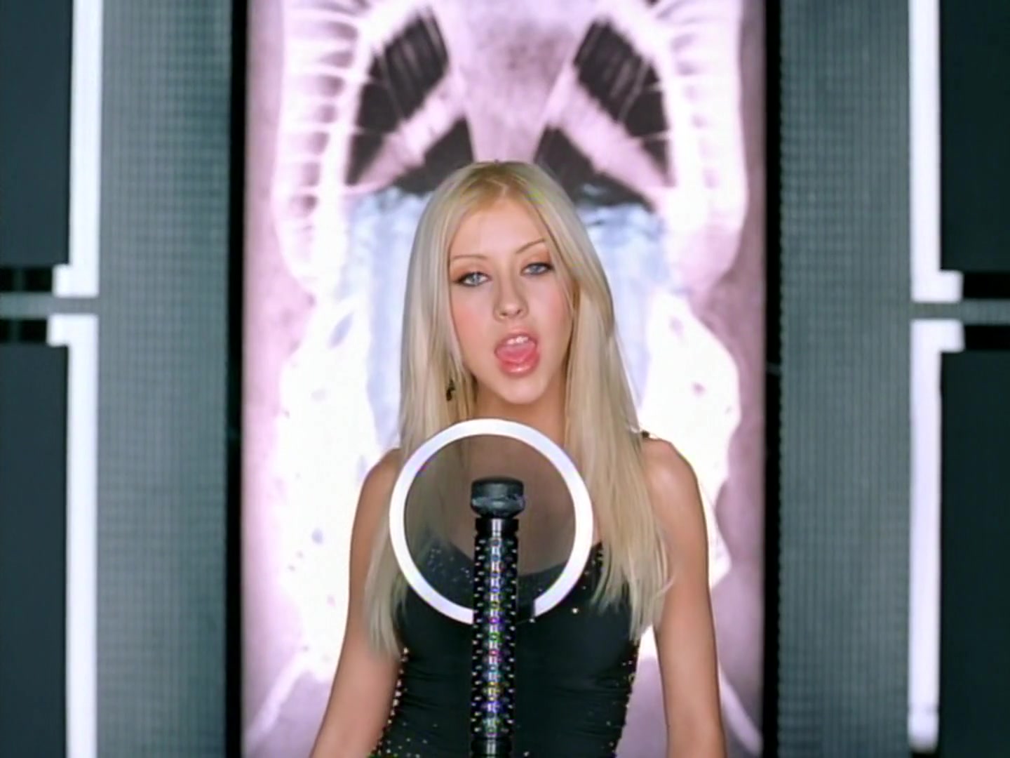 Christina_Aguilera_-_Por_Siempre_Tu_136.jpg Christina_Aguilera_-_Por_Siempre_Tu_136.jpg