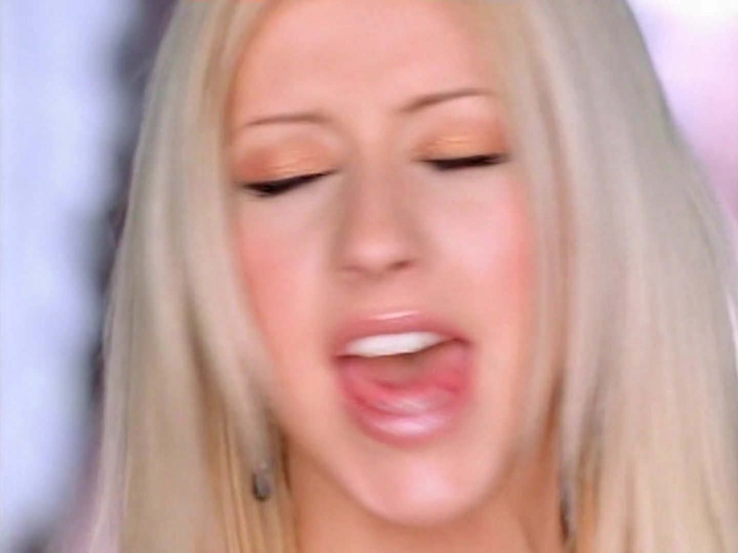 Christina_Aguilera_-_Por_Siempre_Tu_188.jpg Christina_Aguilera_-_Por_Siempre_Tu_188.jpg
