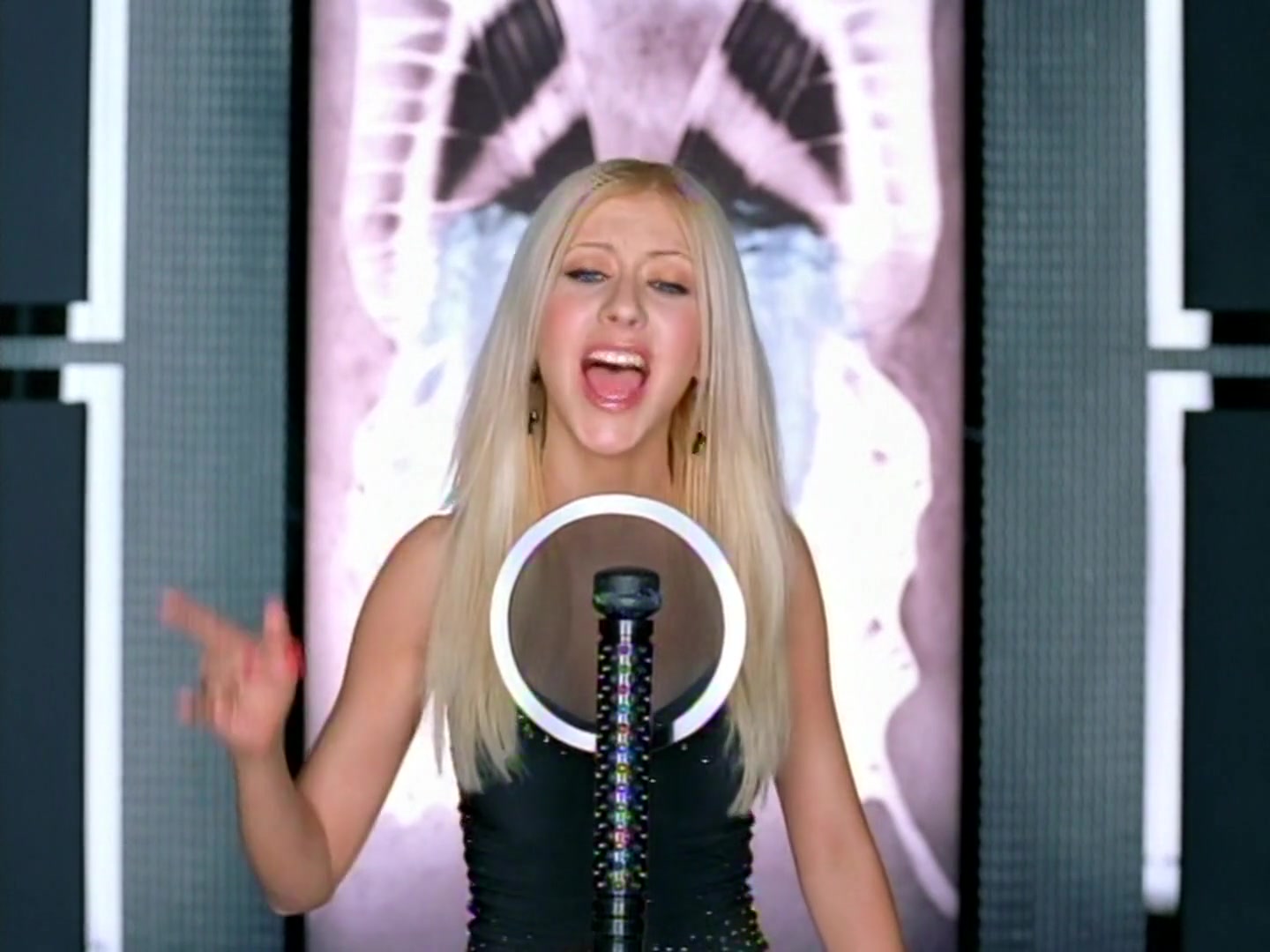 Christina_Aguilera_-_Por_Siempre_Tu_216.jpg Christina_Aguilera_-_Por_Siempre_Tu_216.jpg