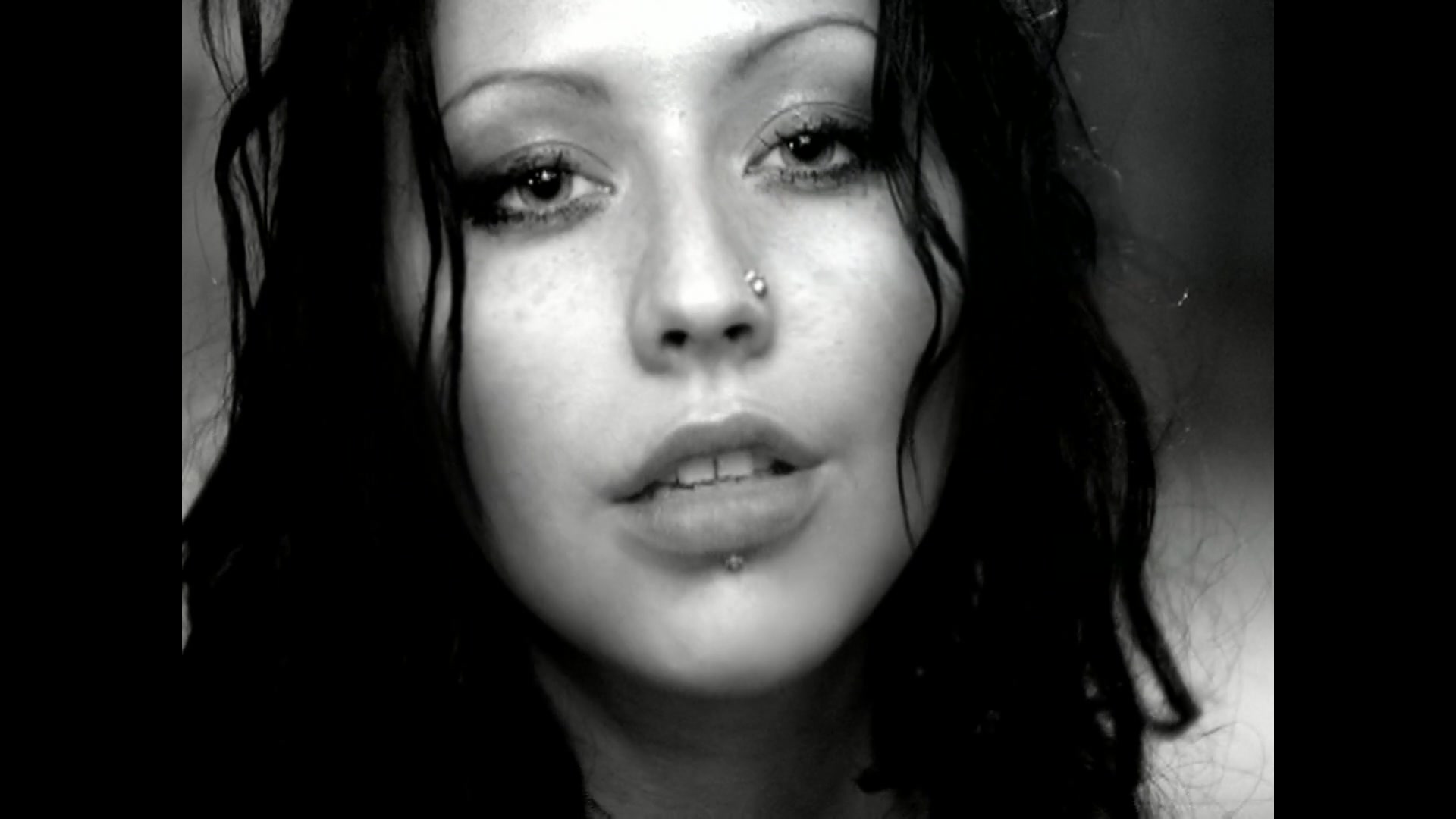 Christina_Aguilera_-_The_Voice_Within_5BVEVO_HD_1080p5D_007.jpg