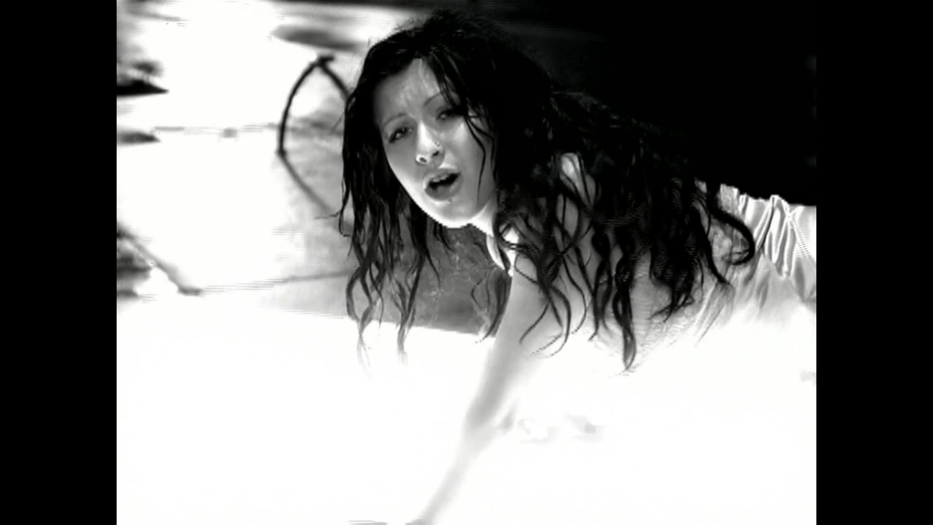 Christina_Aguilera_-_The_Voice_Within_5BVEVO_HD_1080p5D_120.jpg
