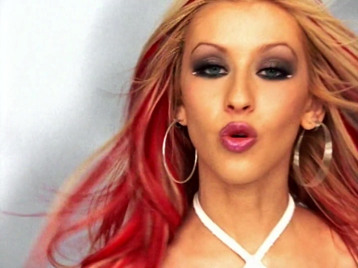 Christina_Aguilera_-_Ven_Conmigo_011.jpg