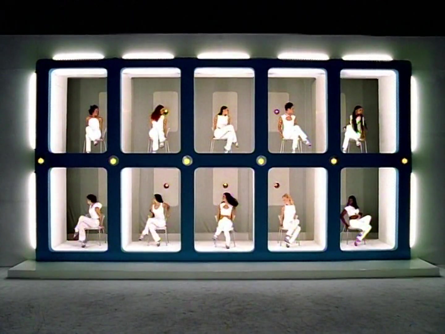 Christina_Aguilera_-_Ven_Conmigo_116.jpg Christina_Aguilera_-_Ven_Conmigo_116.jpg