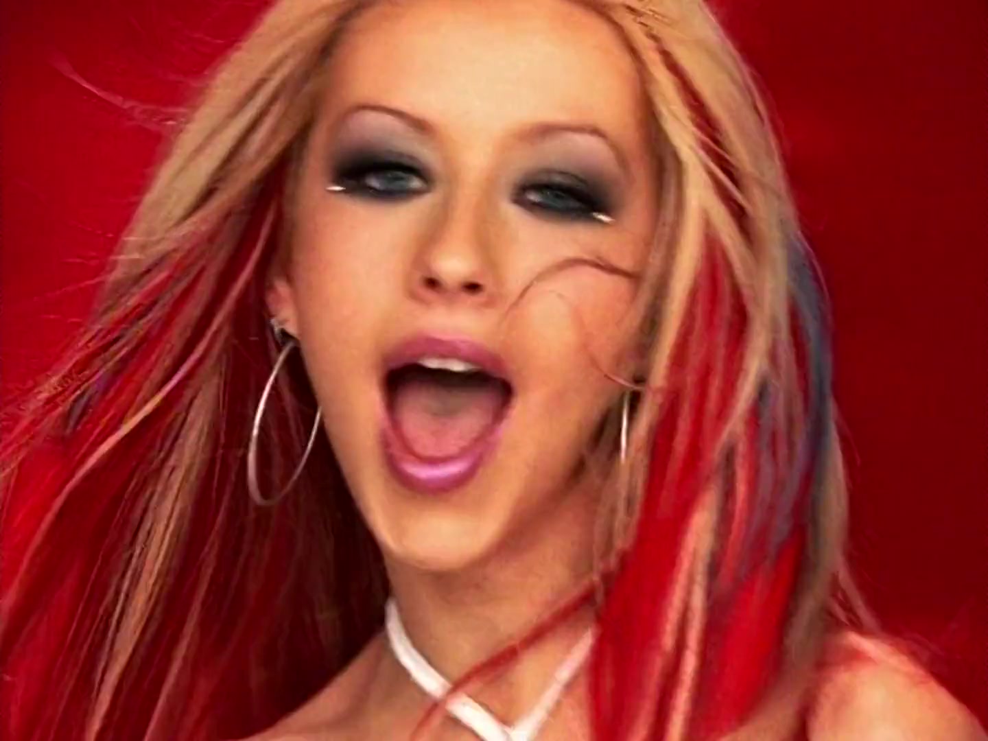 Christina_Aguilera_-_Ven_Conmigo_154.jpg