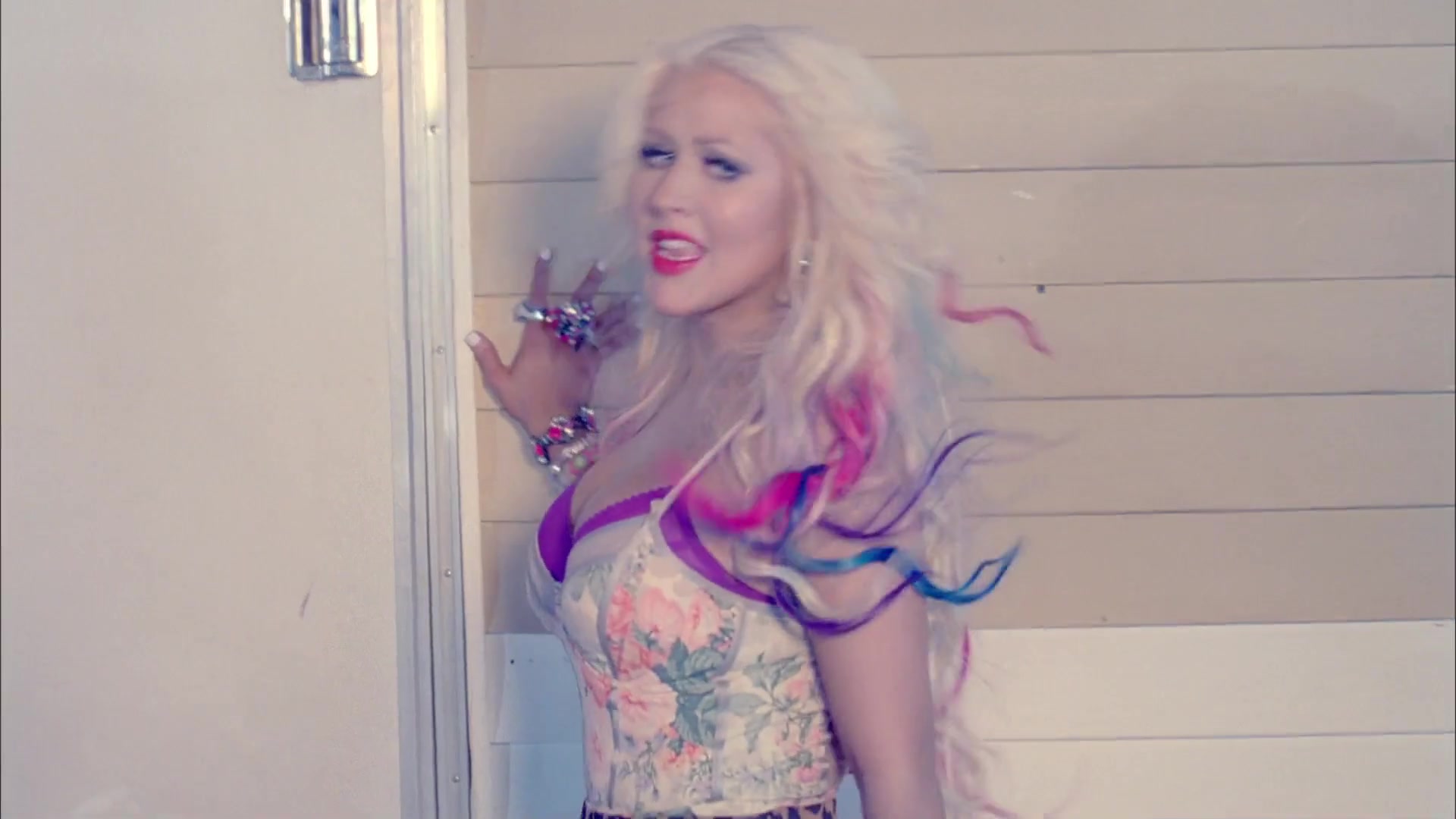 Christina_Aguilera_-_Your_Body_113.jpg Christina_Aguilera_-_Your_Body_113.jpg