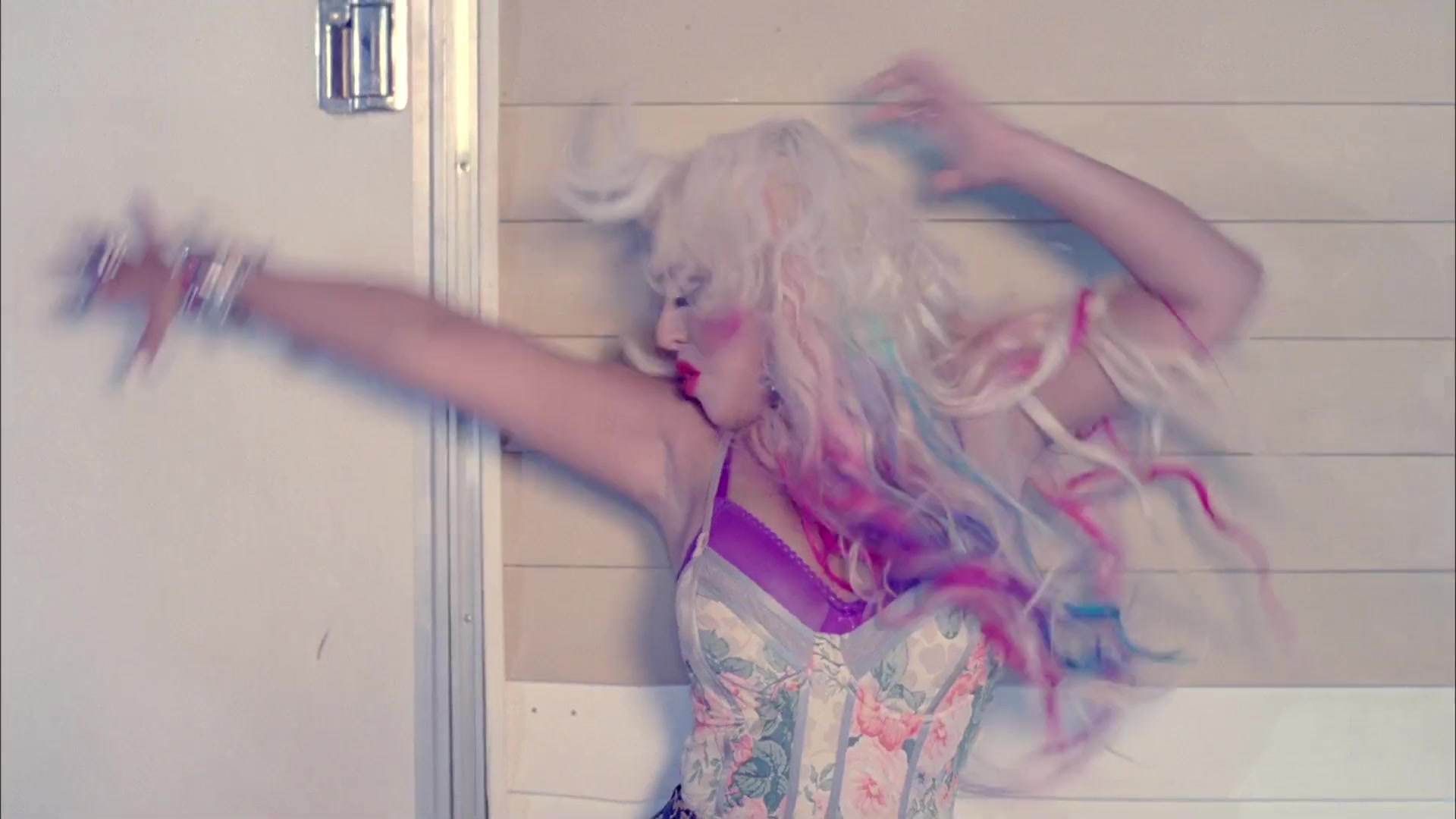 Christina_Aguilera_-_Your_Body_133.jpg Christina_Aguilera_-_Your_Body_133.jpg