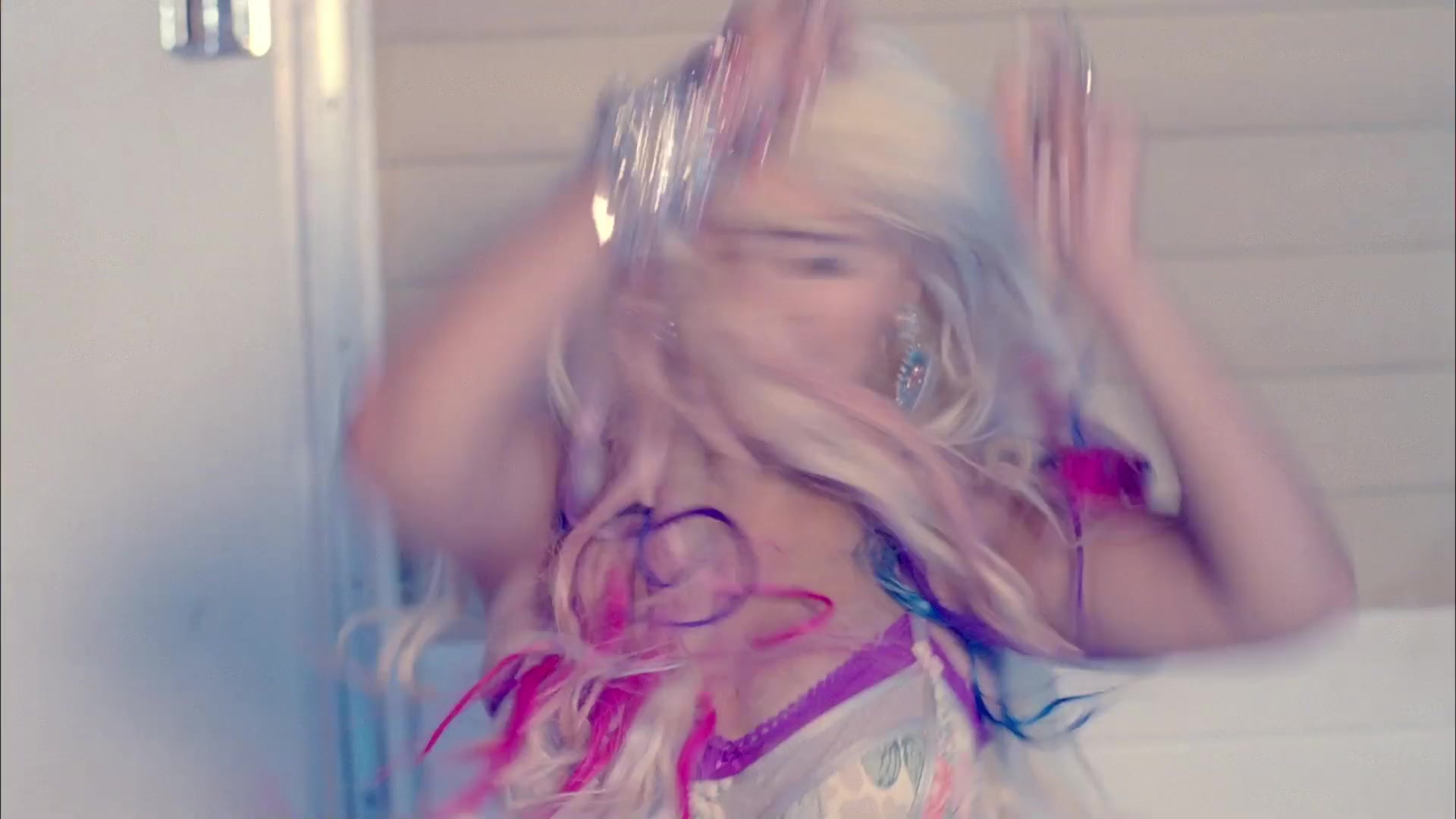 Christina_Aguilera_-_Your_Body_146.jpg Christina_Aguilera_-_Your_Body_146.jpg