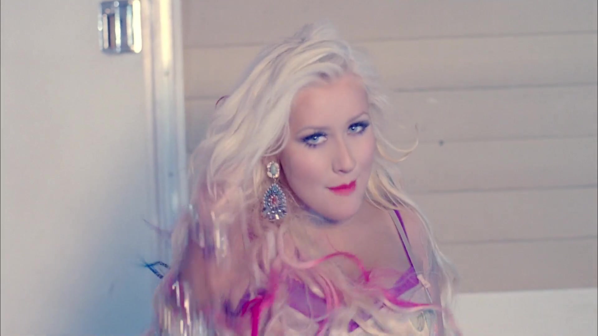 Christina_Aguilera_-_Your_Body_150.jpg Christina_Aguilera_-_Your_Body_150.jpg