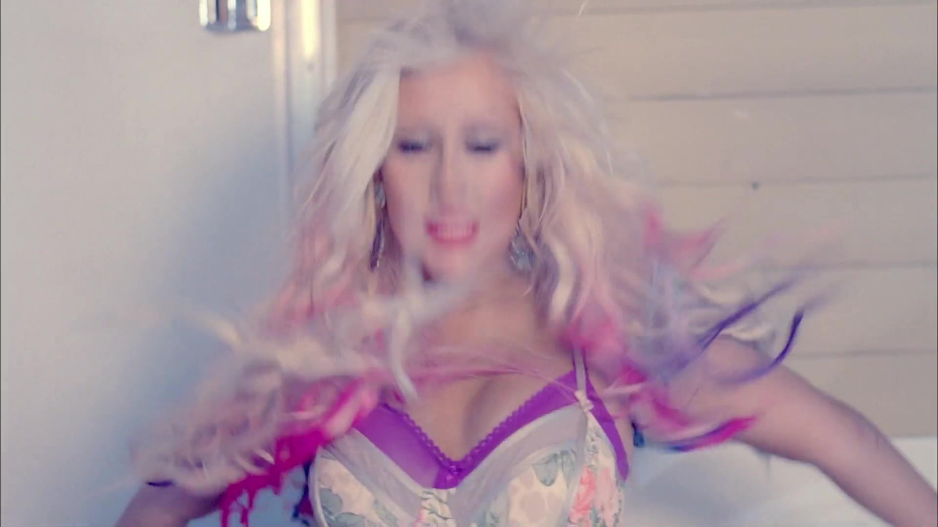 Christina_Aguilera_-_Your_Body_166.jpg Christina_Aguilera_-_Your_Body_166.jpg