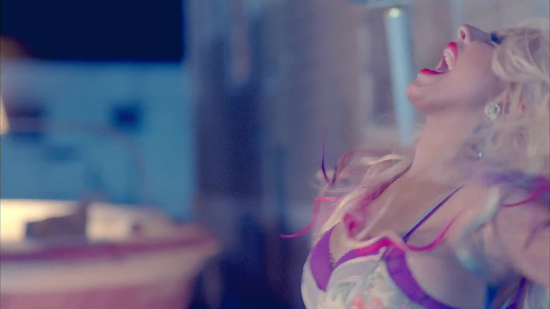 Christina_Aguilera_-_Your_Body_173.jpg Christina_Aguilera_-_Your_Body_173.jpg