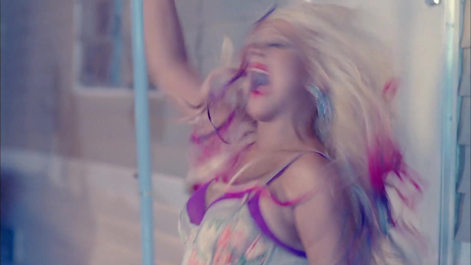 Christina_Aguilera_-_Your_Body_175.jpg Christina_Aguilera_-_Your_Body_175.jpg