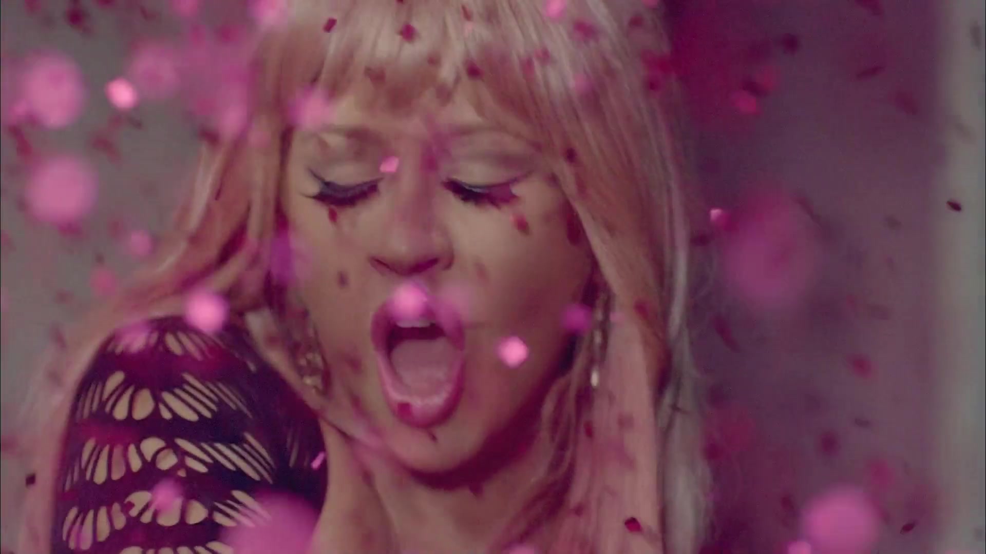 Christina_Aguilera_-_Your_Body_190.jpg Christina_Aguilera_-_Your_Body_190.jpg