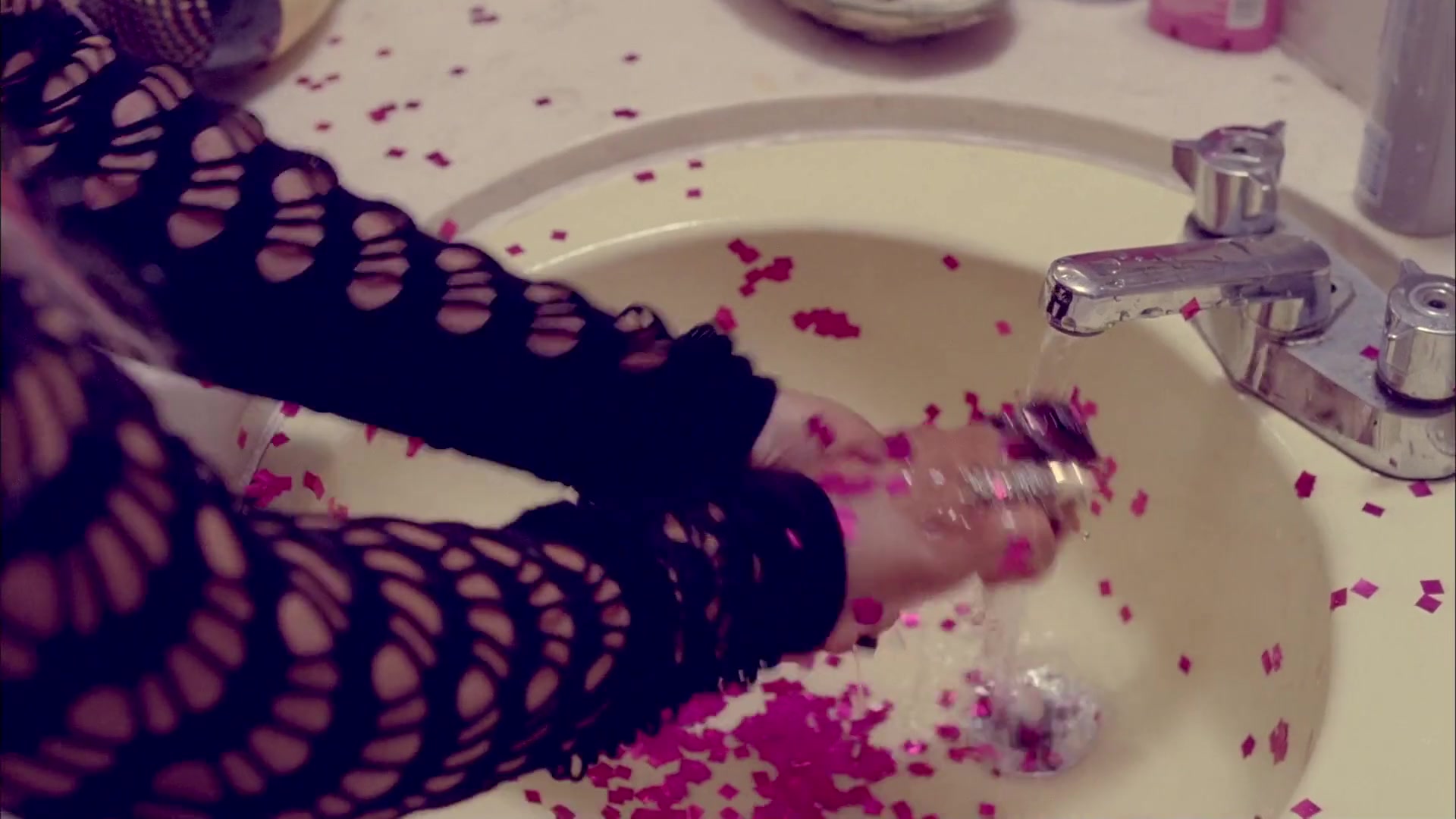 Christina_Aguilera_-_Your_Body_204.jpg Christina_Aguilera_-_Your_Body_204.jpg