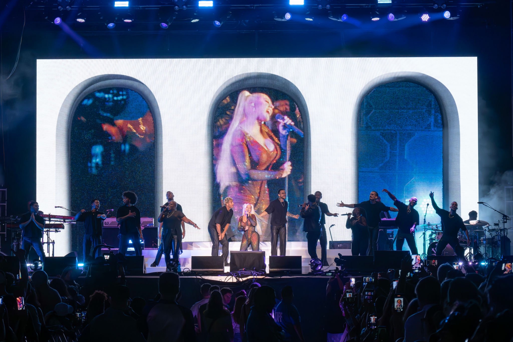 Christina_Aguilera_Daily_-__Pride_Island_2023_-_0042.jpg Christina_Aguilera_Daily_-__Pride_Island_2023_-_0042.jpg