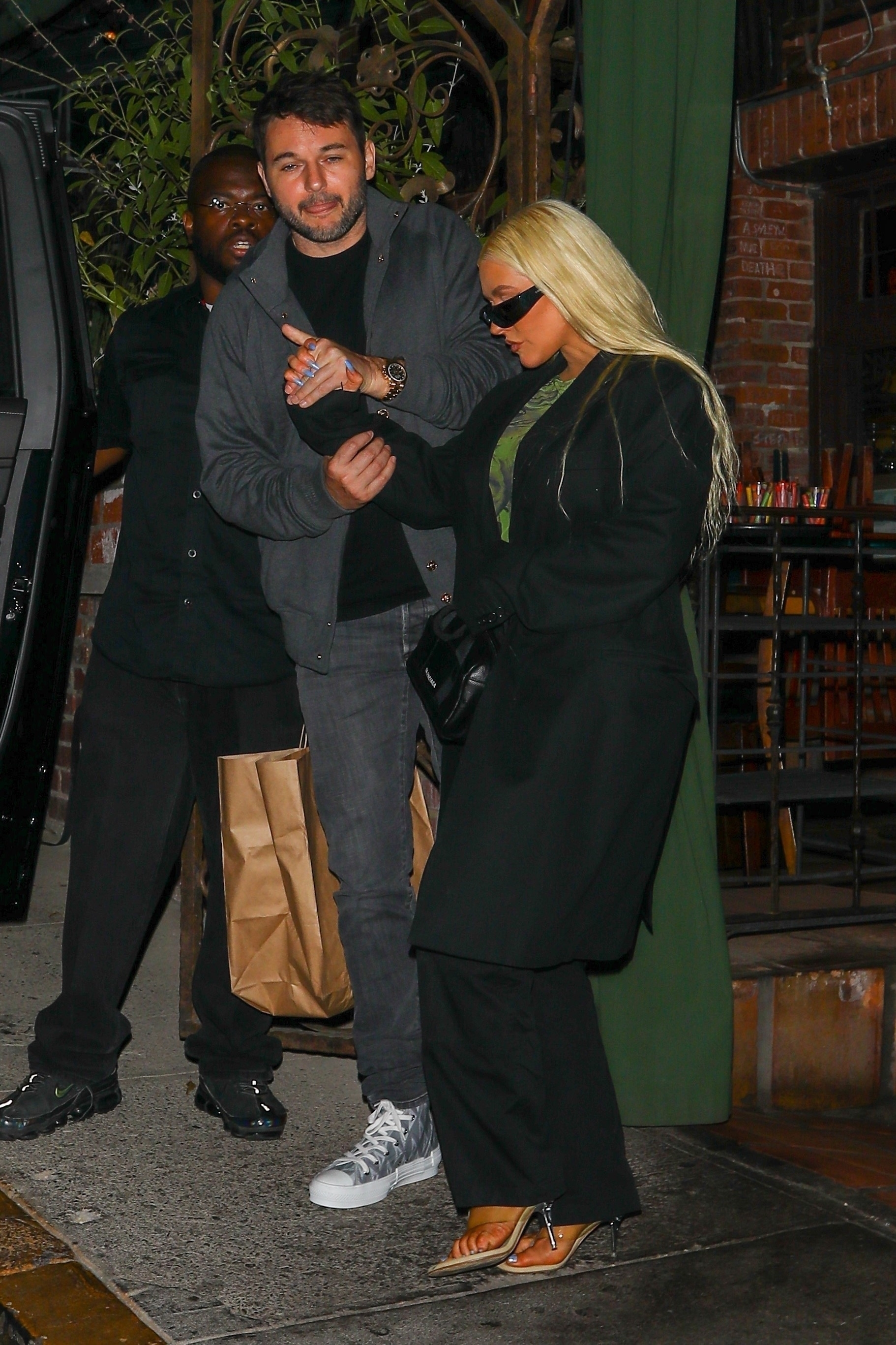 Christina_Aguilera_Matthew_Diner_-_XtinaDaily_104.jpg Christina_Aguilera_Matthew_Diner_-_XtinaDaily_104.jpg