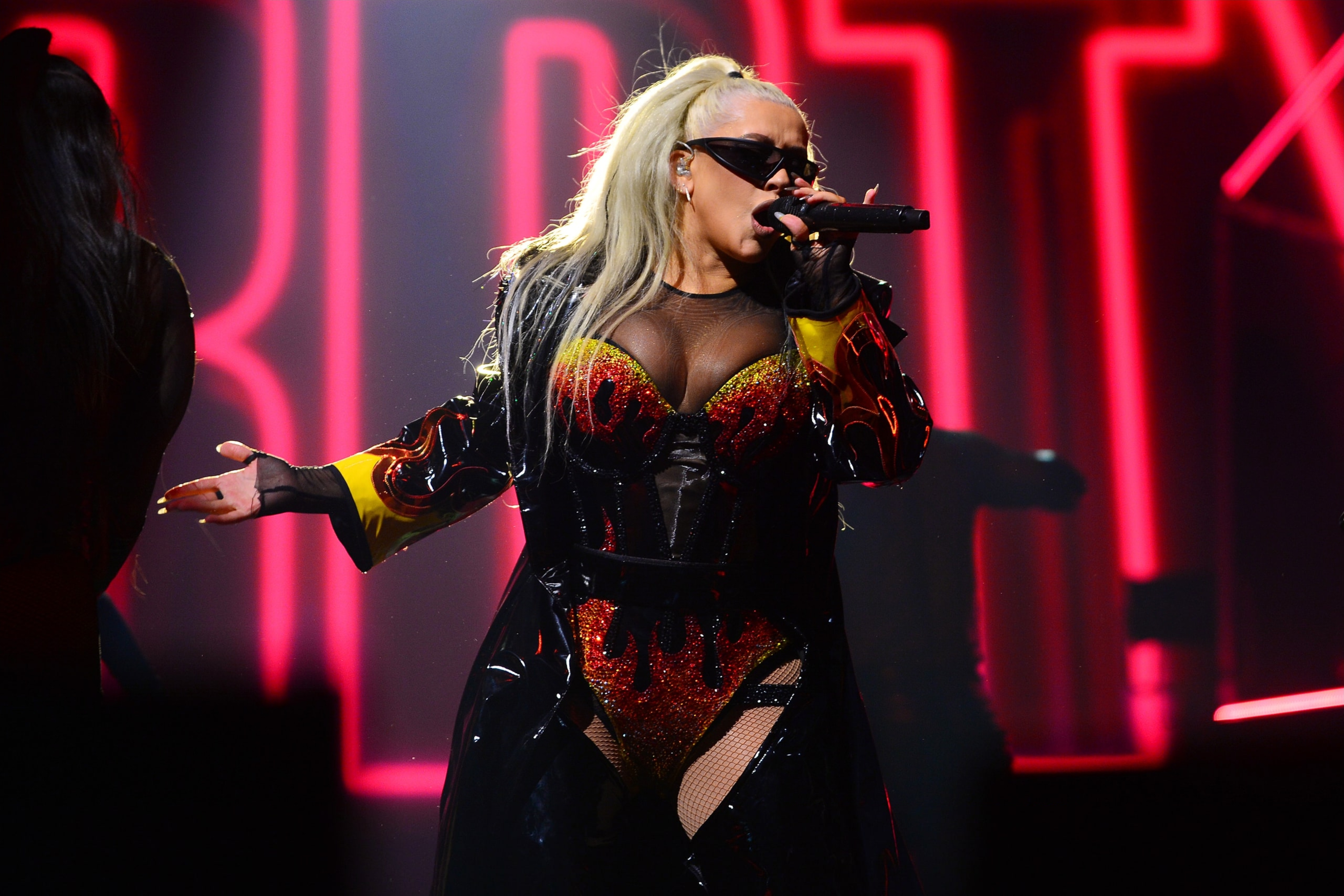 Christina_Aguilera_O2_ARENA_-_XtinaDaily_139.jpg