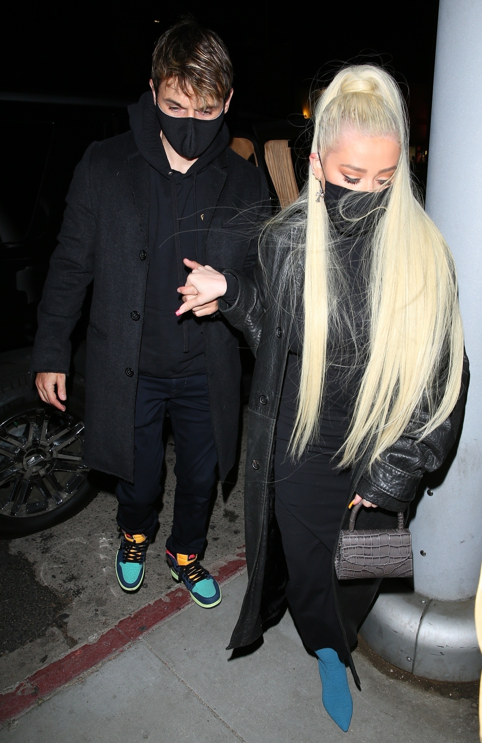 Christina_Aguilera_and_Matthew_Rutler_NiceGuy_April5_005.jpg Christina_Aguilera_and_Matthew_Rutler_NiceGuy_April5_005.jpg