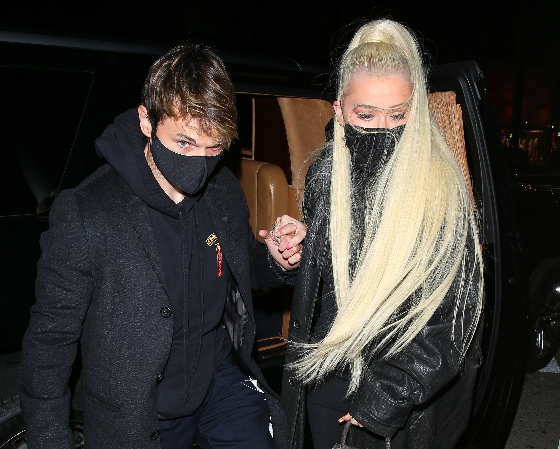 Christina_Aguilera_and_Matthew_Rutler_NiceGuy_April5_008.jpg