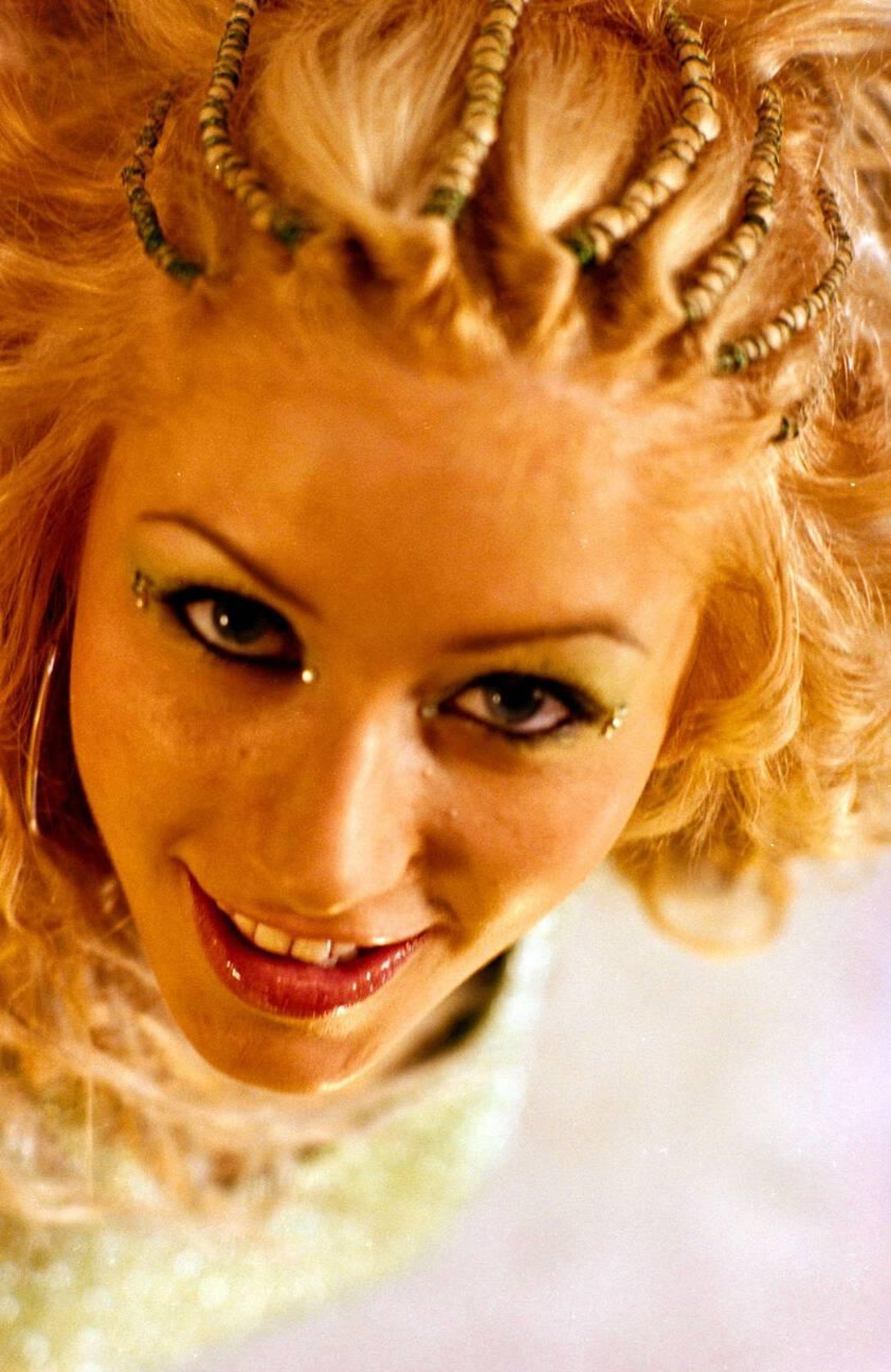 Come_On_Over_Set_-_0003_.jpg Come_On_Over_Set_-_0003_.jpg