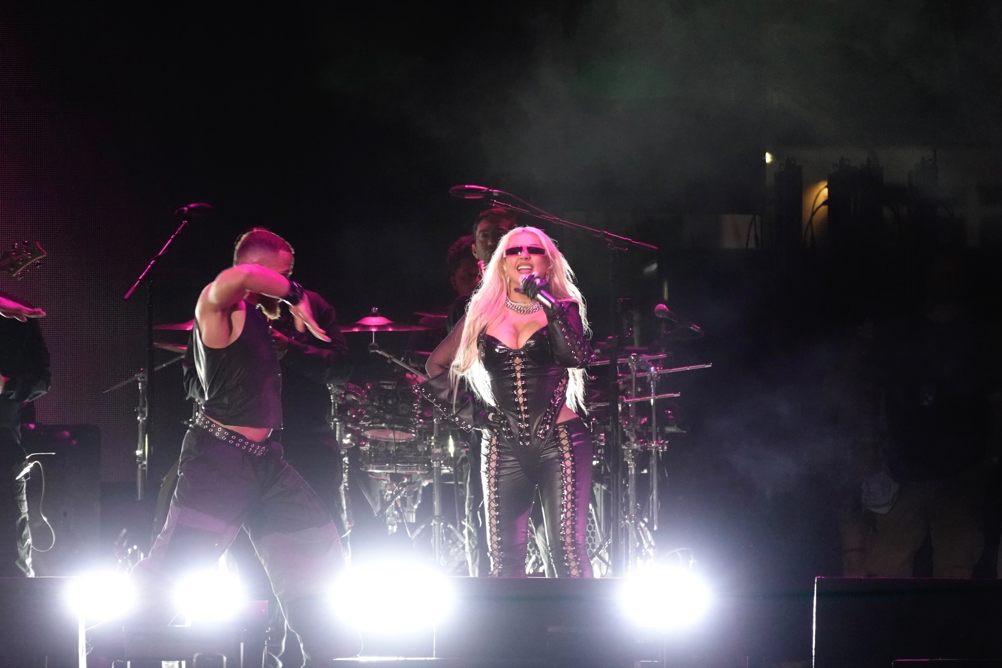 Lovers_and_Friends_in_Las_Vegas_-_May_6_-_0034_XtinaDaily.jpg Lovers_and_Friends_in_Las_Vegas_-_May_6_-_0034_XtinaDaily.jpg