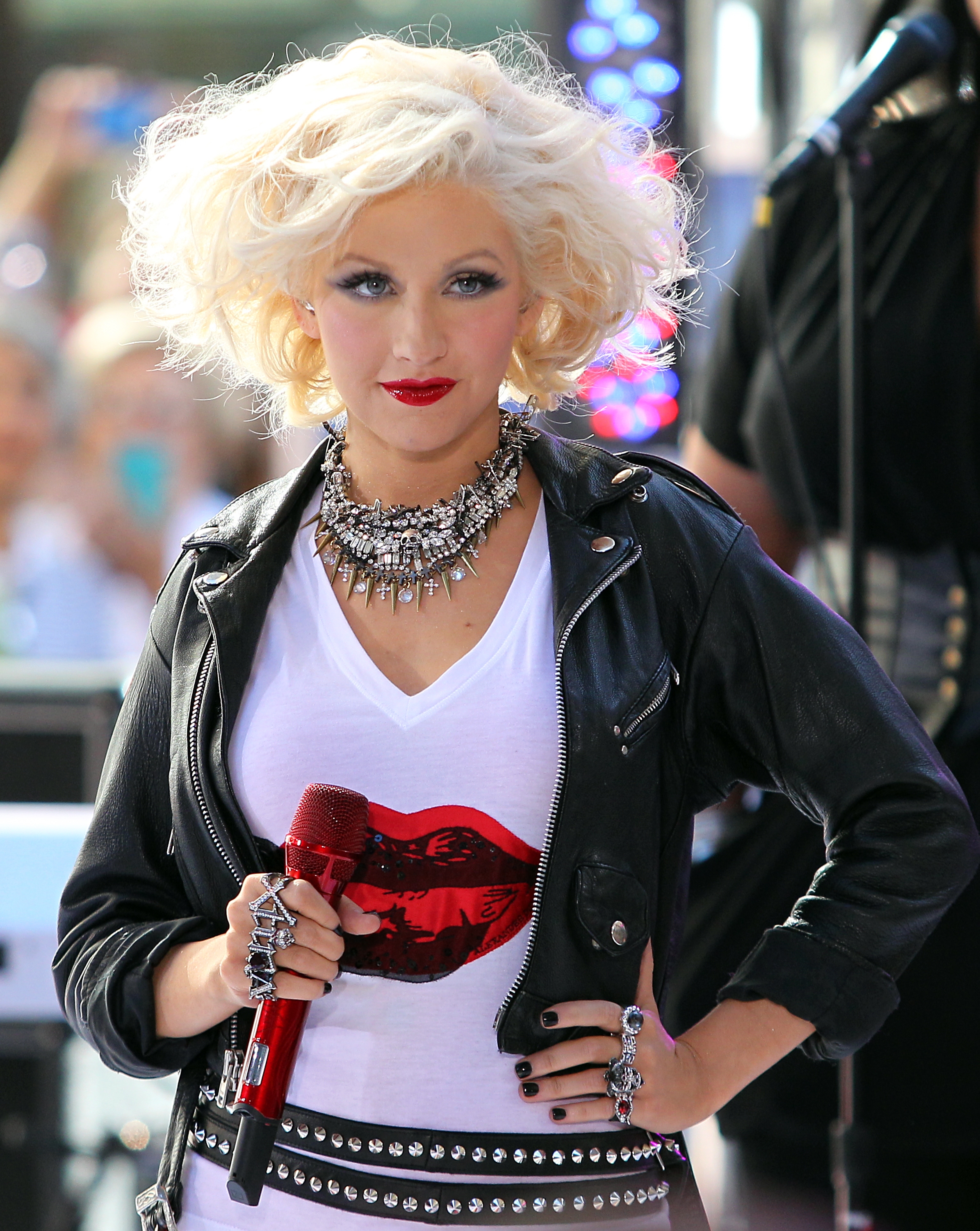 NBC_s_Today_Show_-_June_8_-_Christina_Aguilera_Daily_00423.jpg NBC_s_Today_Show_-_June_8_-_Christina_Aguilera_Daily_00423.jpg