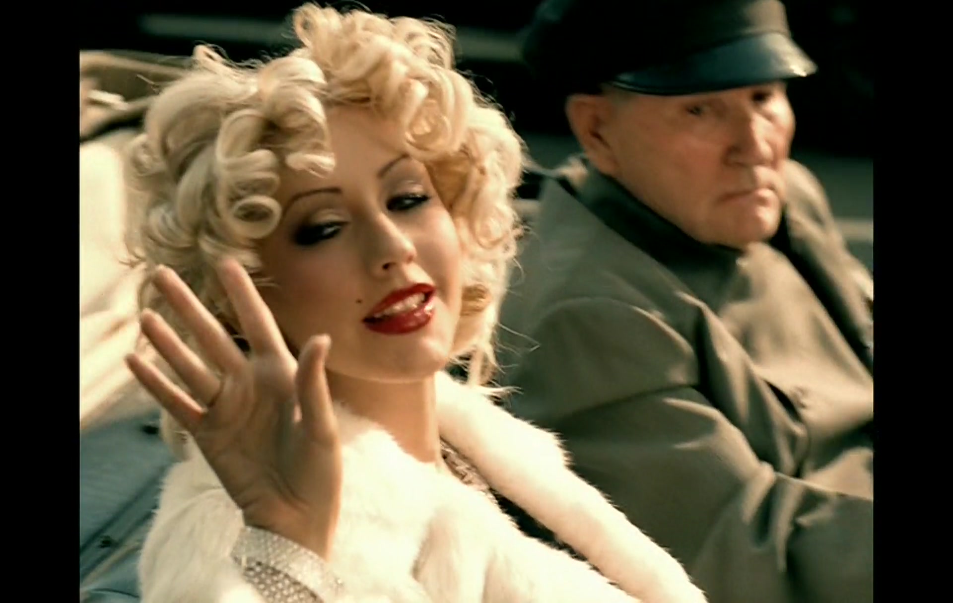 Nelly_-_Tilt_Ya_Head_Back_011.jpg Nelly_-_Tilt_Ya_Head_Back_011.jpg