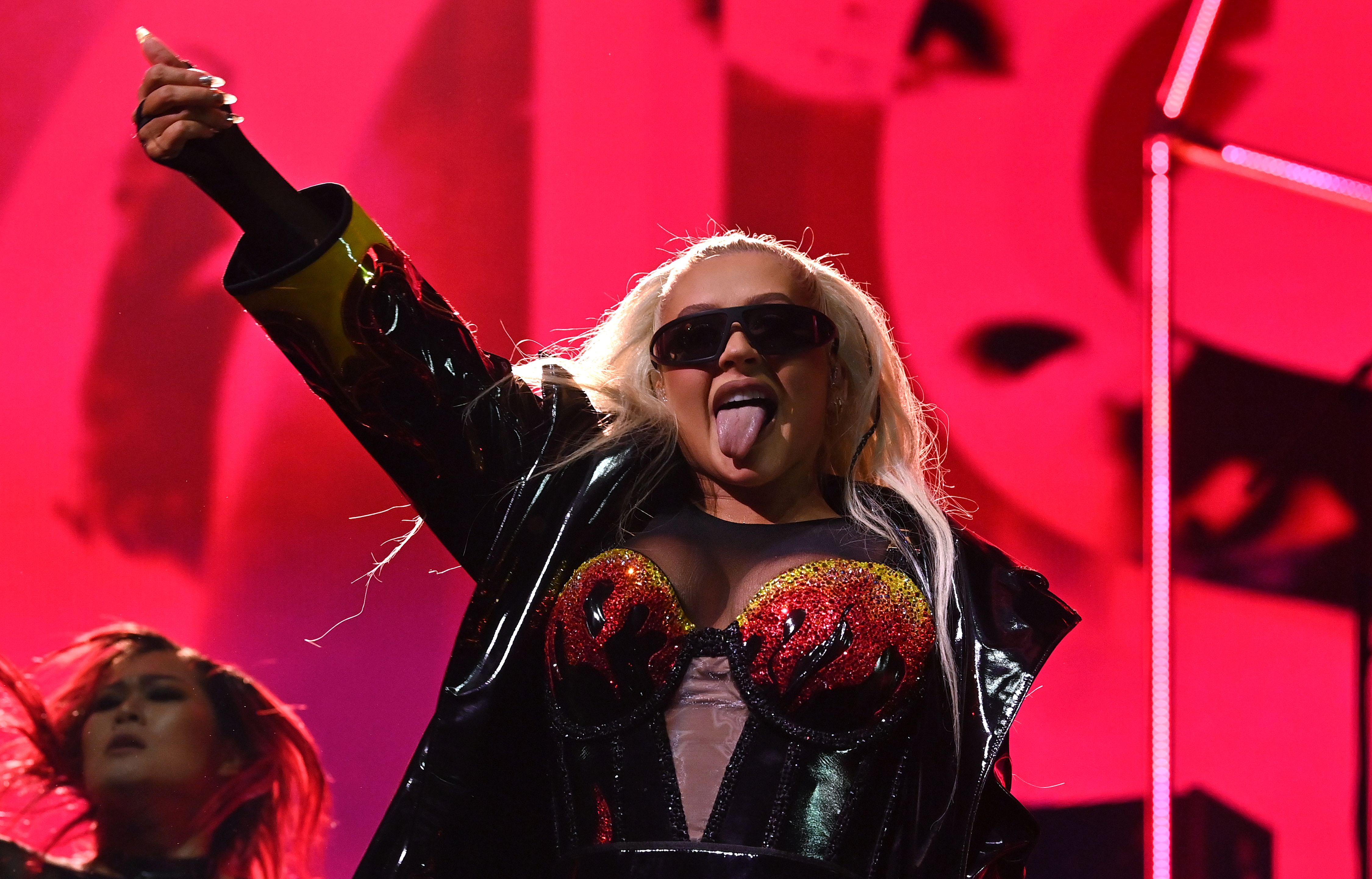 O2_Arena_in_London_-_August_5_-_00075_XtinaDaily.jpg O2_Arena_in_London_-_August_5_-_00075_XtinaDaily.jpg