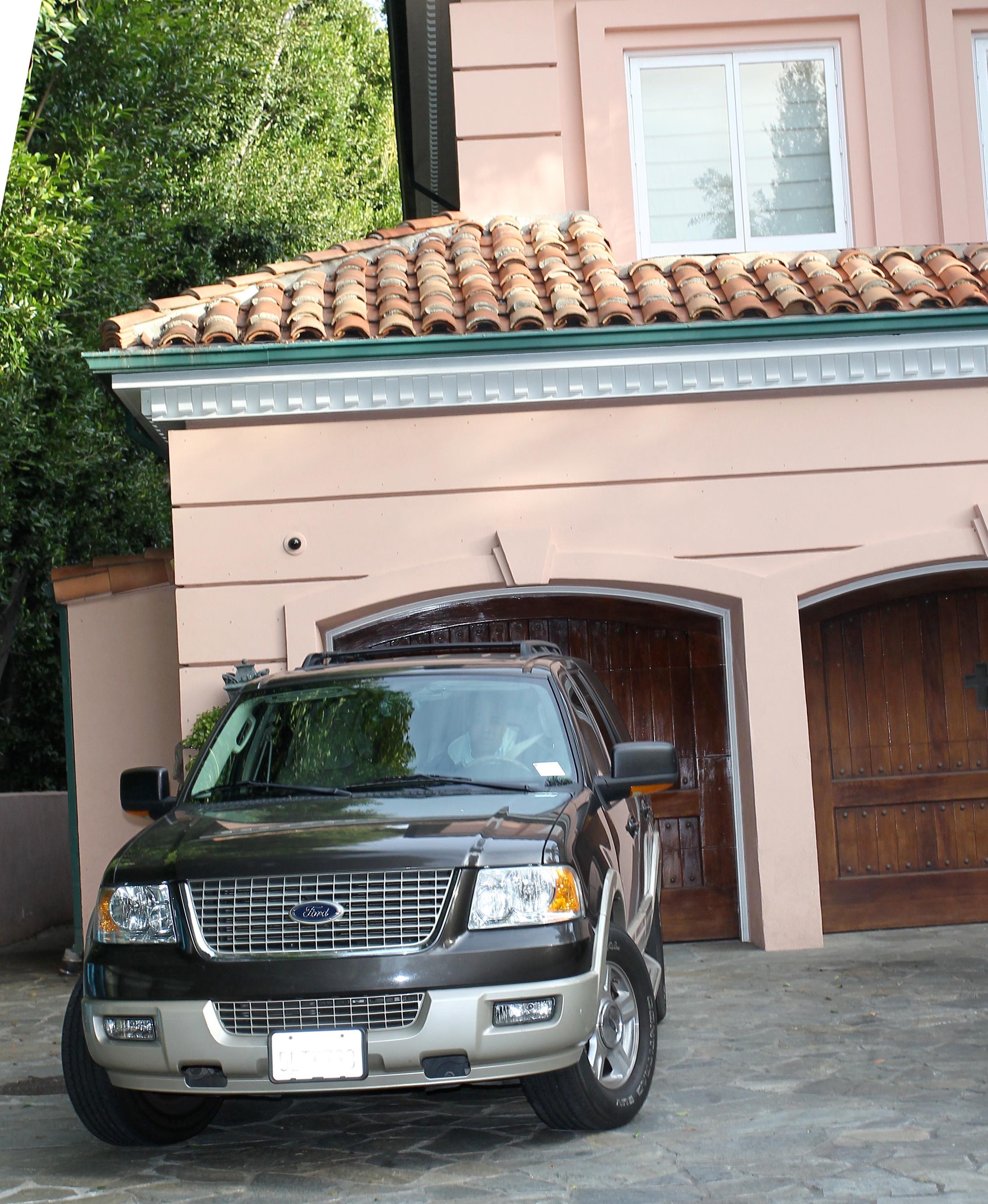 Sheriff_s_department_-_Christina_Aguilera_Daily_040.jpg Sheriff_s_department_-_Christina_Aguilera_Daily_040.jpg