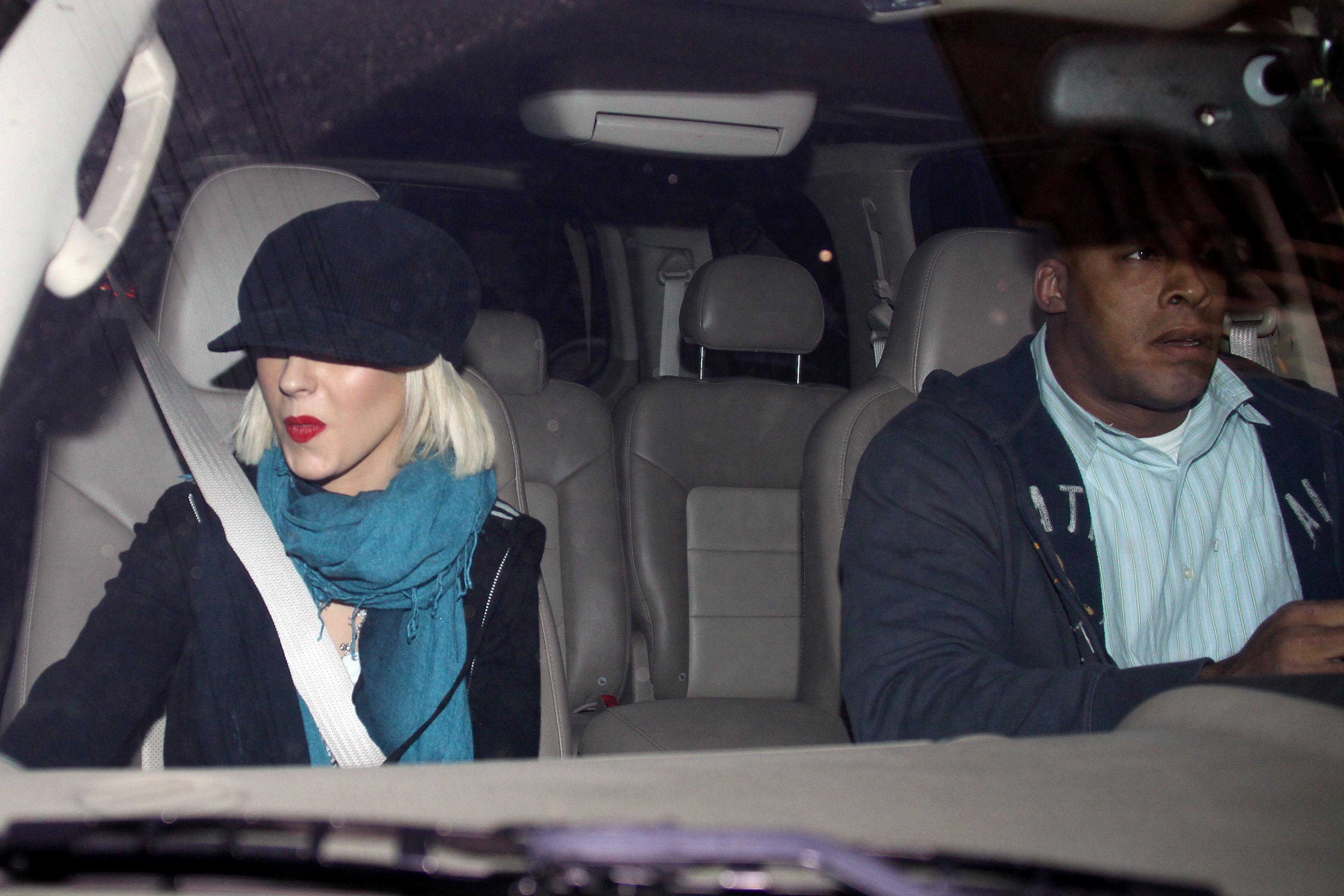 Shopping_in_Los_Angeles_-_December_22_-_Christina_Aguilera_Daily_019.jpg Shopping_in_Los_Angeles_-_December_22_-_Christina_Aguilera_Daily_019.jpg