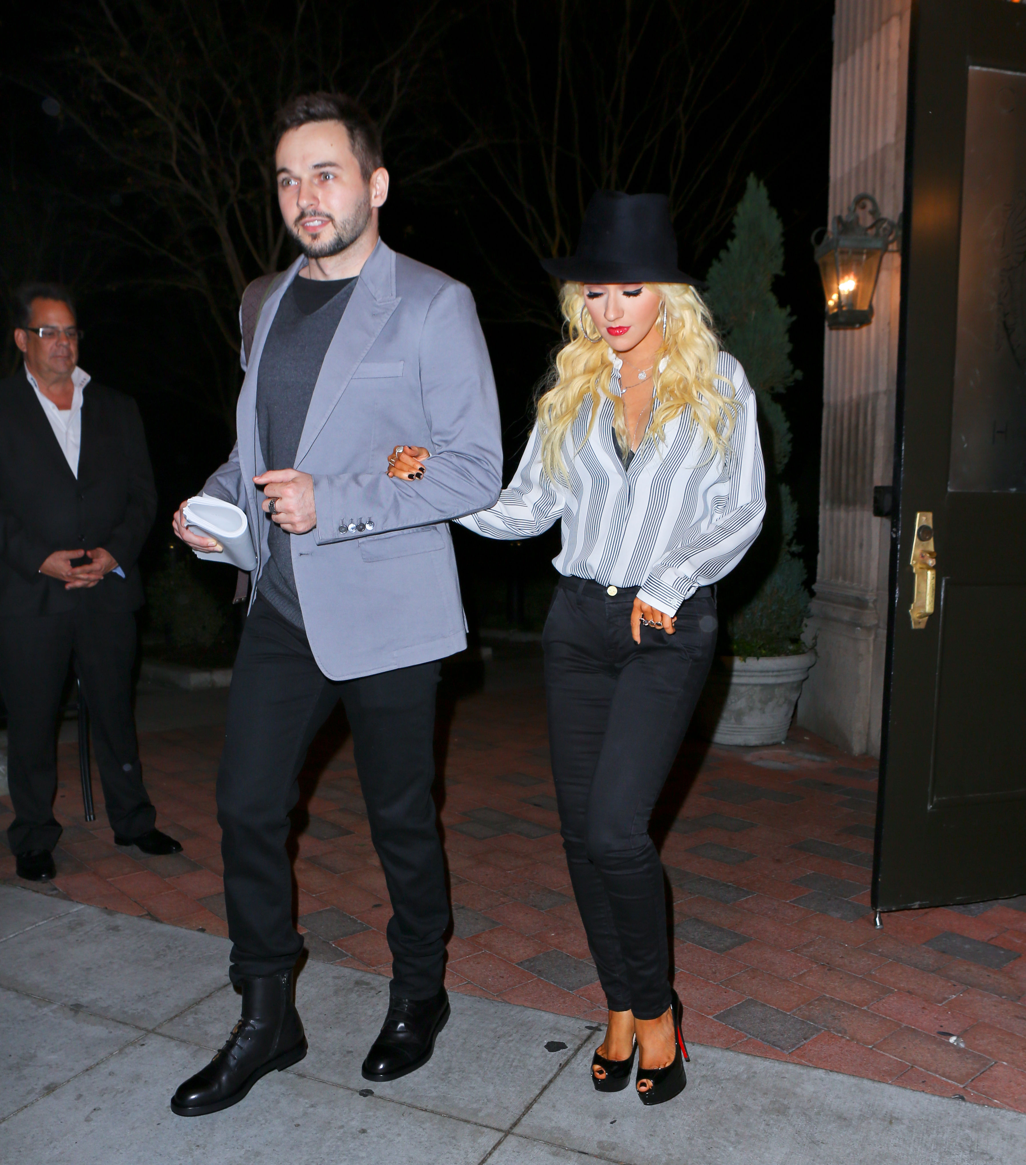 _Christina_Aguilera_HQCandids_281129_.jpg _Christina_Aguilera_HQCandids_281129_.jpg