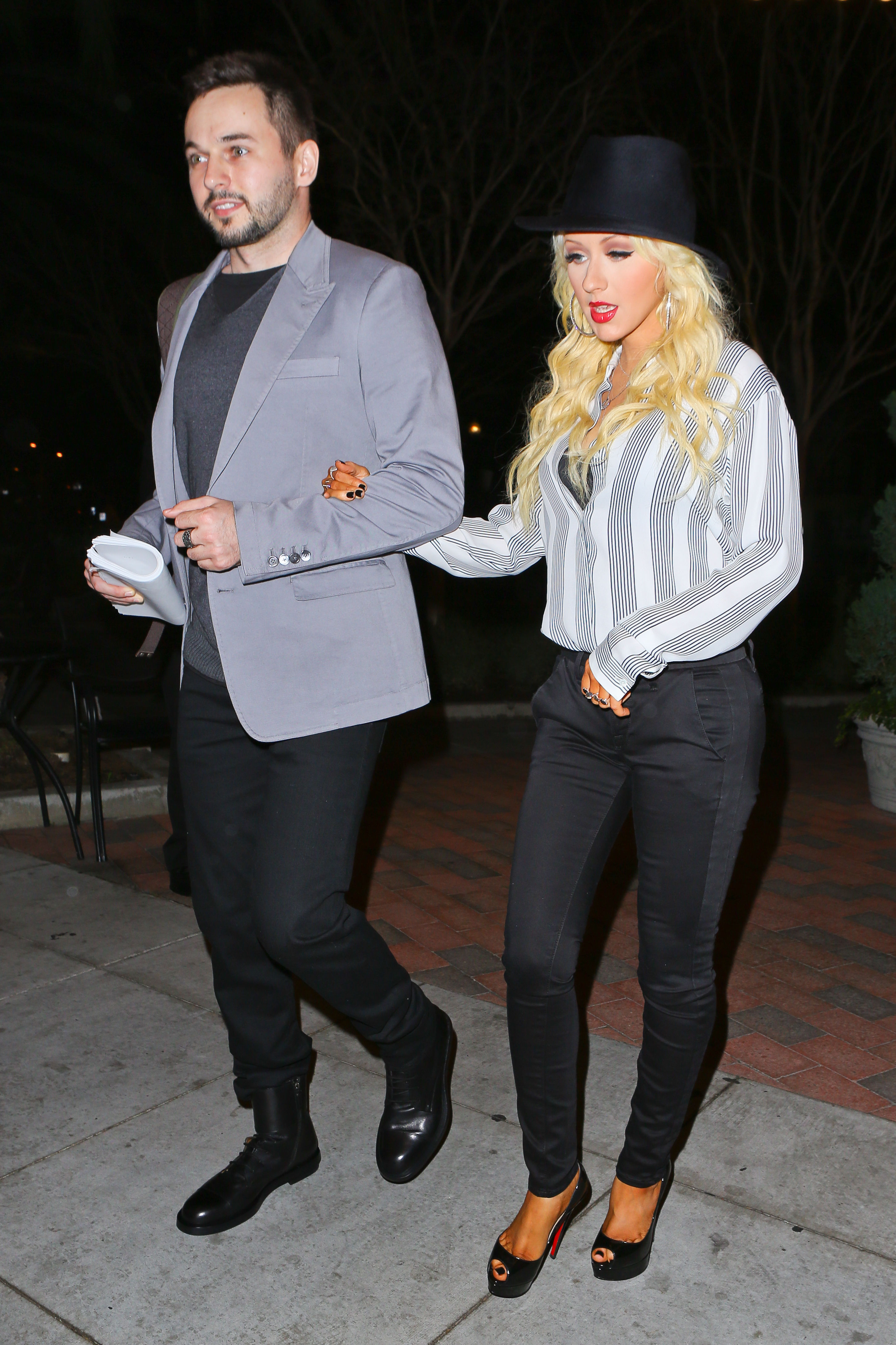 _Christina_Aguilera_HQCandids_28929_.jpg