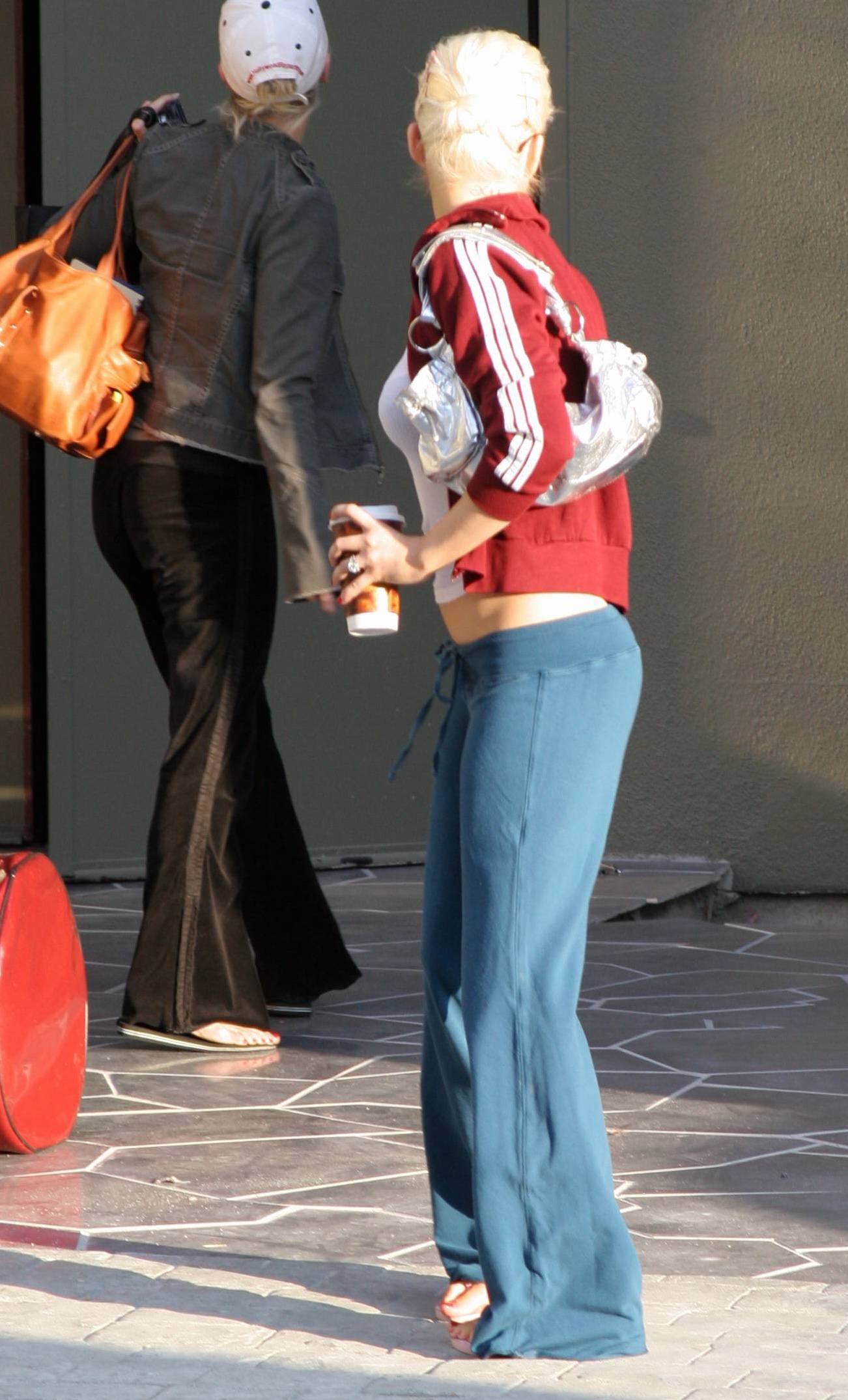 arrivingatstudio_june_1120399892.jpg arrivingatstudio_june_1120399892.jpg