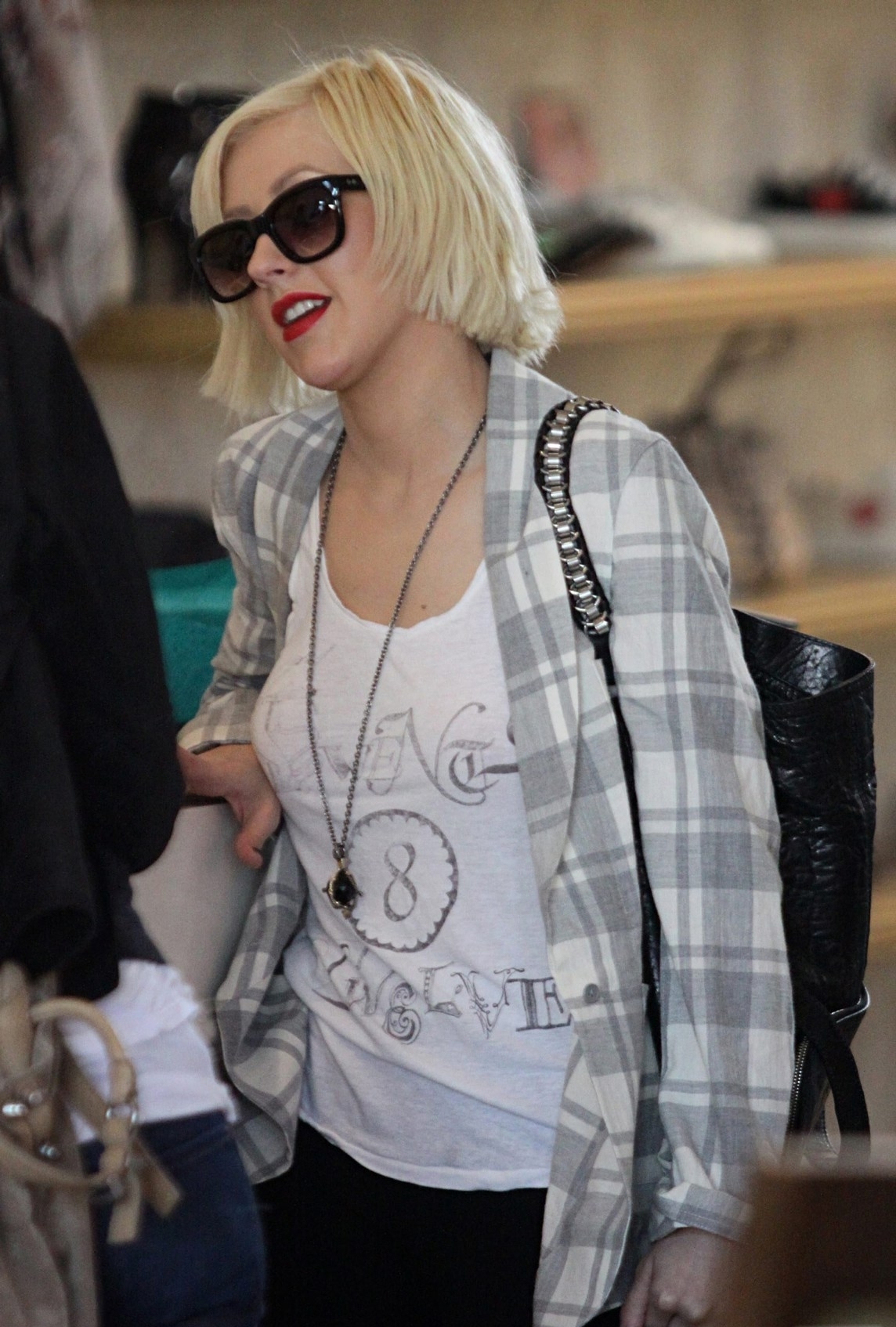 buzz_091203OSM_ChristinaAguilera_34.jpg buzz_091203OSM_ChristinaAguilera_34.jpg