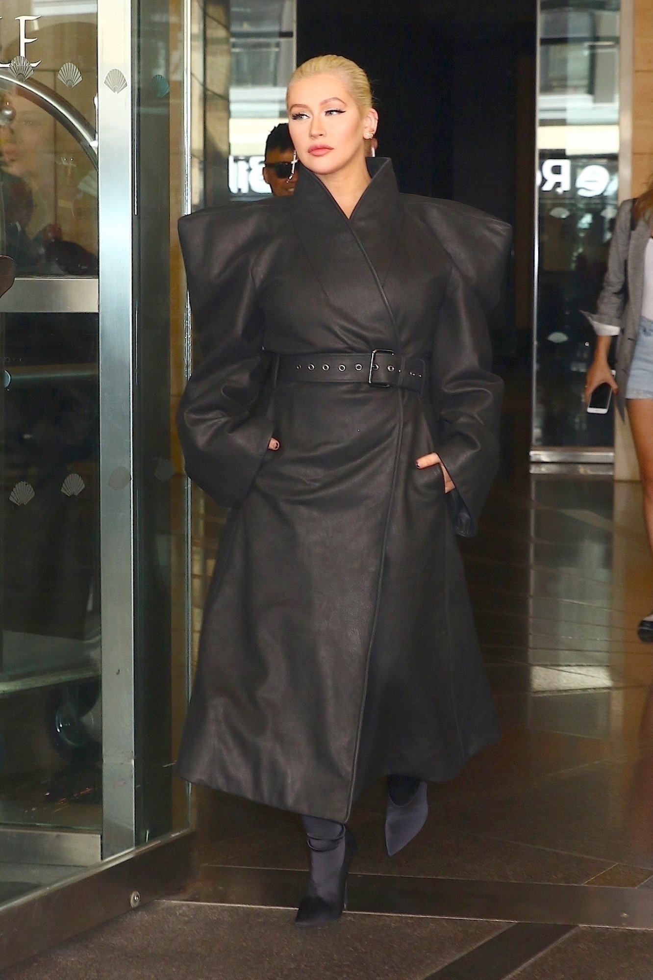 christina-aguilera-leaving-the-tonight-show-in-nyc-61418-6.jpg christina-aguilera-leaving-the-tonight-show-in-nyc-61418-6.jpg