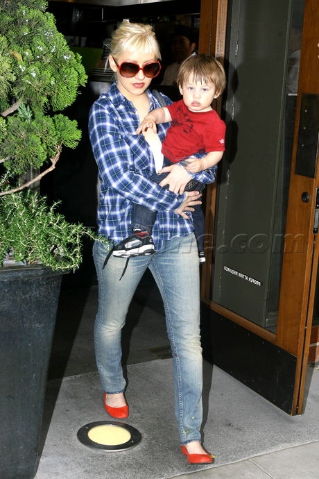 houstons_may16_1242620640.jpg houstons_may16_1242620640.jpg