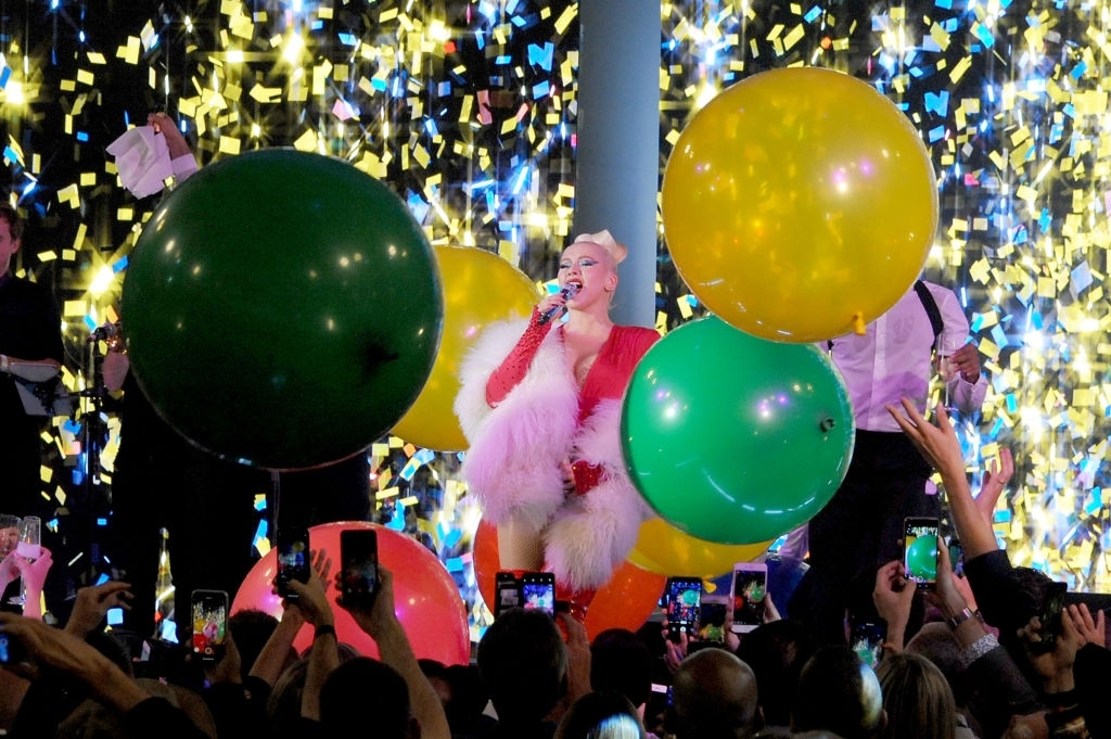 mq-xtinadaily-Virgin_Voyages_And_Gareth_Pugh_Collaboration_Launch_Party_33.jpg mq-xtinadaily-Virgin_Voyages_And_Gareth_Pugh_Collaboration_Launch_Party_33.jpg