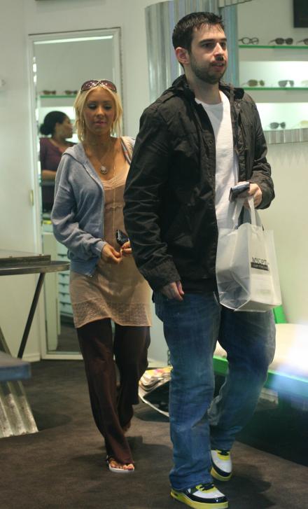 shopping2_june5_1181619198.jpg shopping2_june5_1181619198.jpg