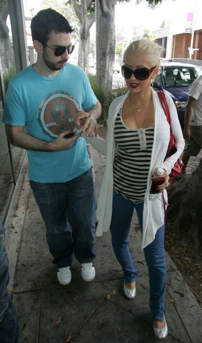 shopping_aug14_1187215939.jpg shopping_aug14_1187215939.jpg