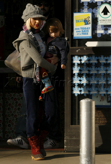 shopping_dec24_1261809455.jpg shopping_dec24_1261809455.jpg