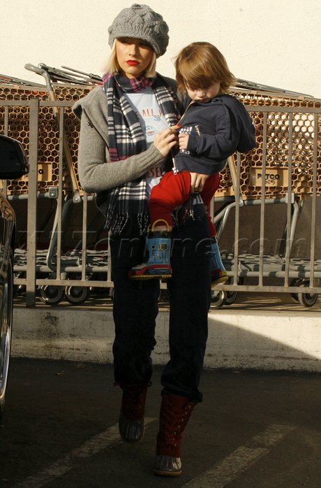 shopping_dec24_1261809566.jpg shopping_dec24_1261809566.jpg