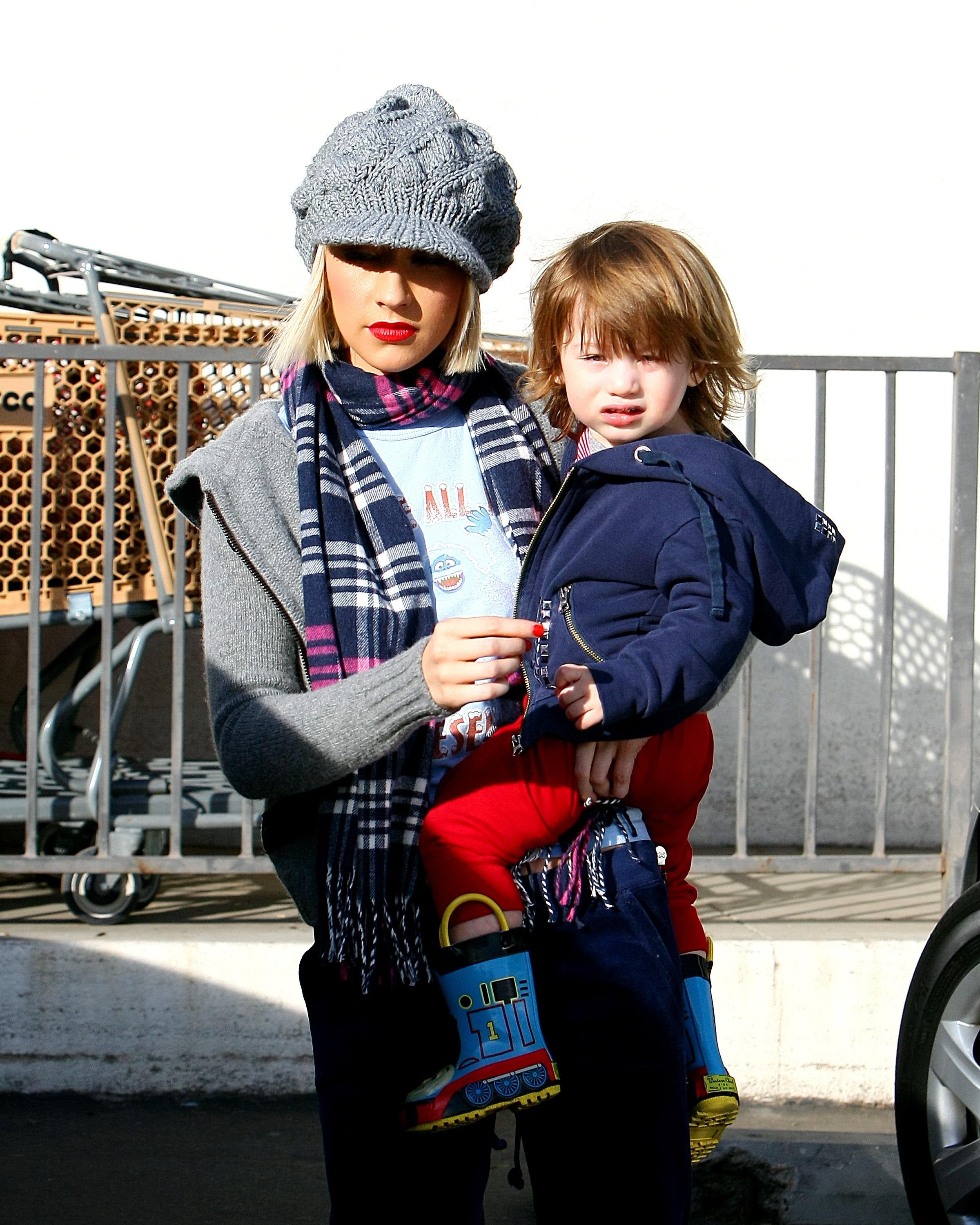 shopping_dec24_1261873656.jpg shopping_dec24_1261873656.jpg