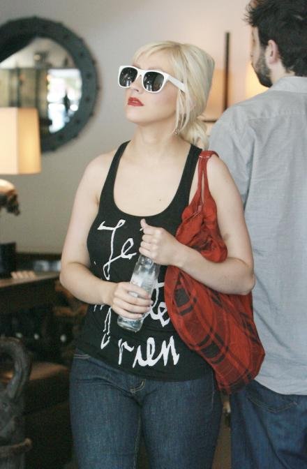 shopping_may20_1242878238.jpg shopping_may20_1242878238.jpg