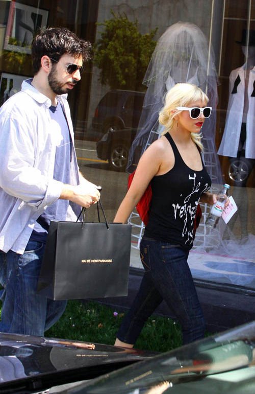 shopping_may20_1242909019.jpg shopping_may20_1242909019.jpg