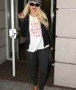 Arrives_for_a_doctors_appointment_in_Beverly_Hills_-_October_27_-_Christina_Aguilera_Daily_0007.jpg